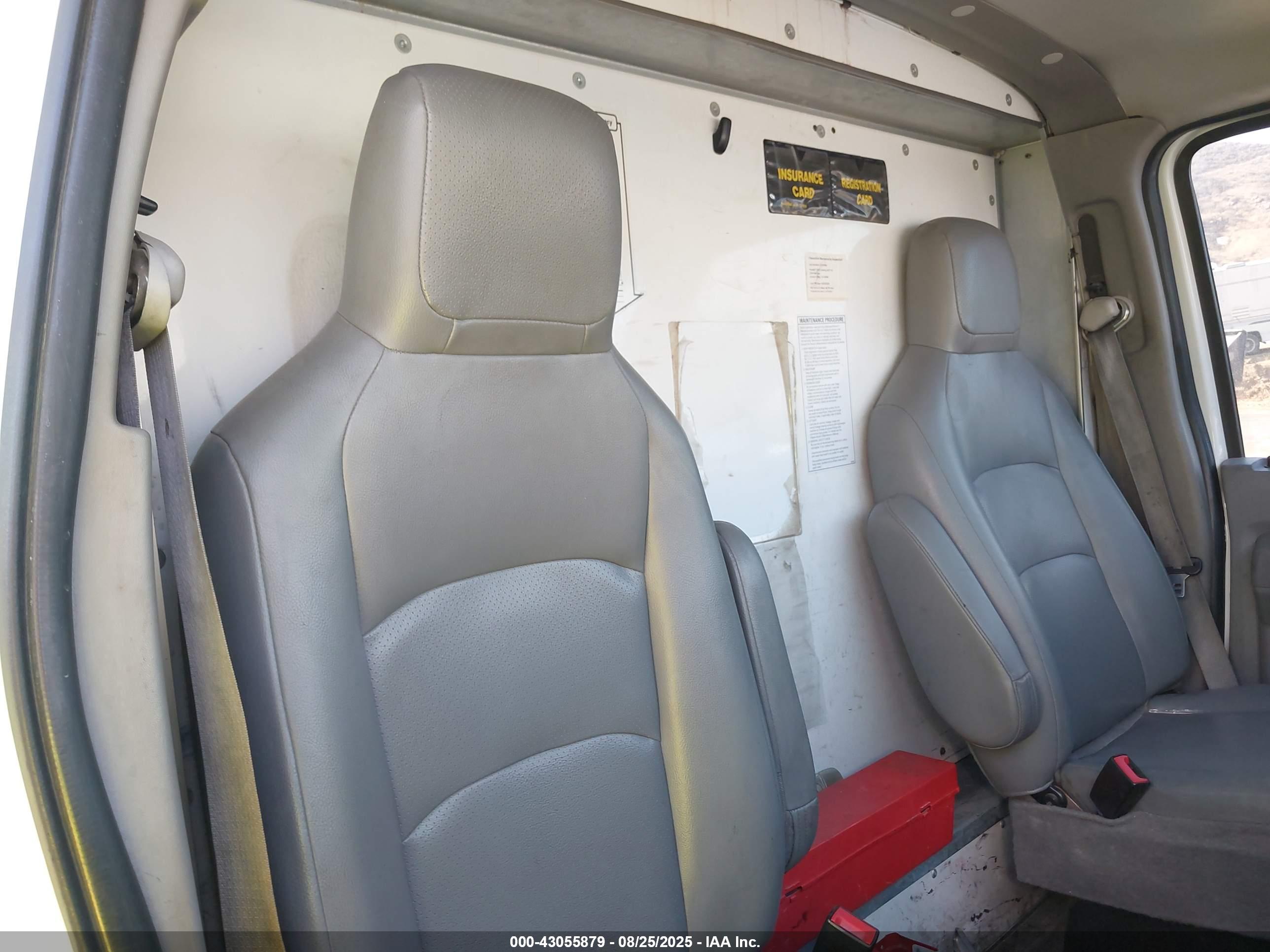 FORD E-350 image 7