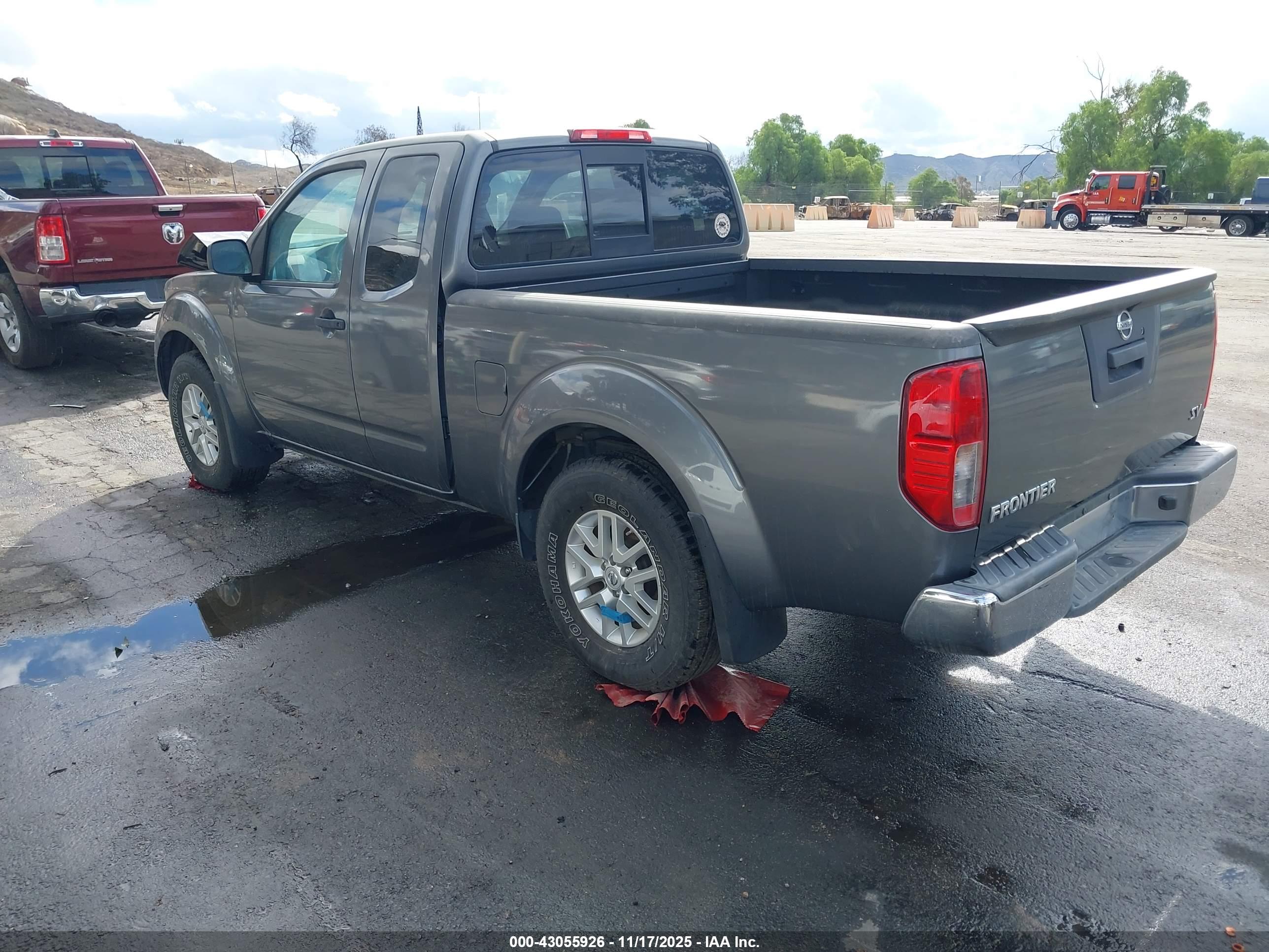 NISSAN FRONTIER image 3