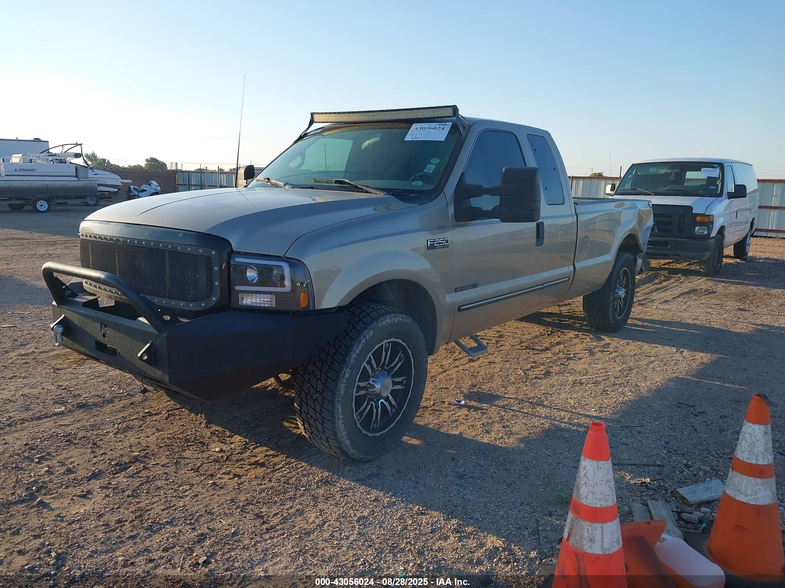 FORD F-250 image 2