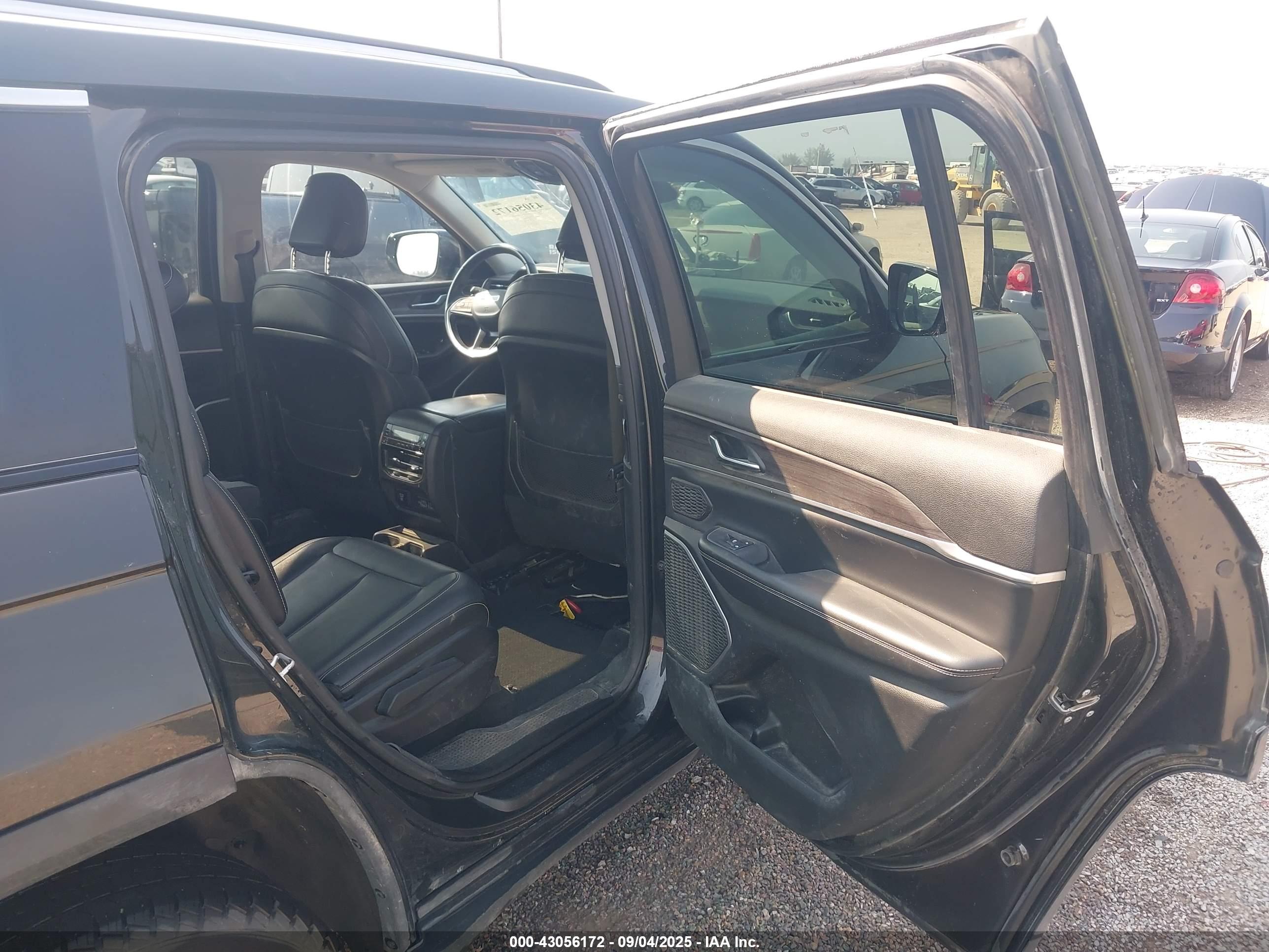 JEEP GRAND image 8