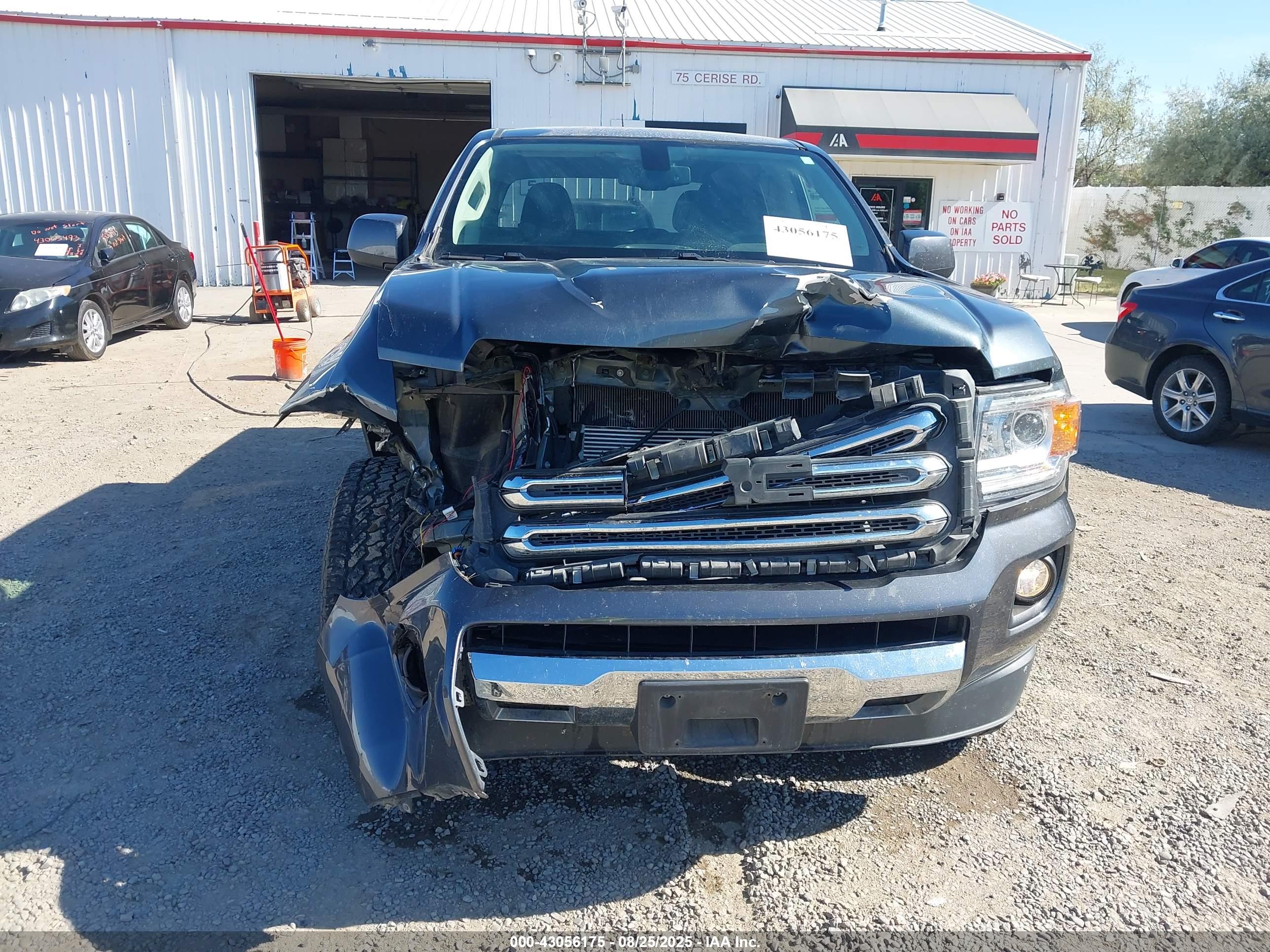 GMC CANYON image 6