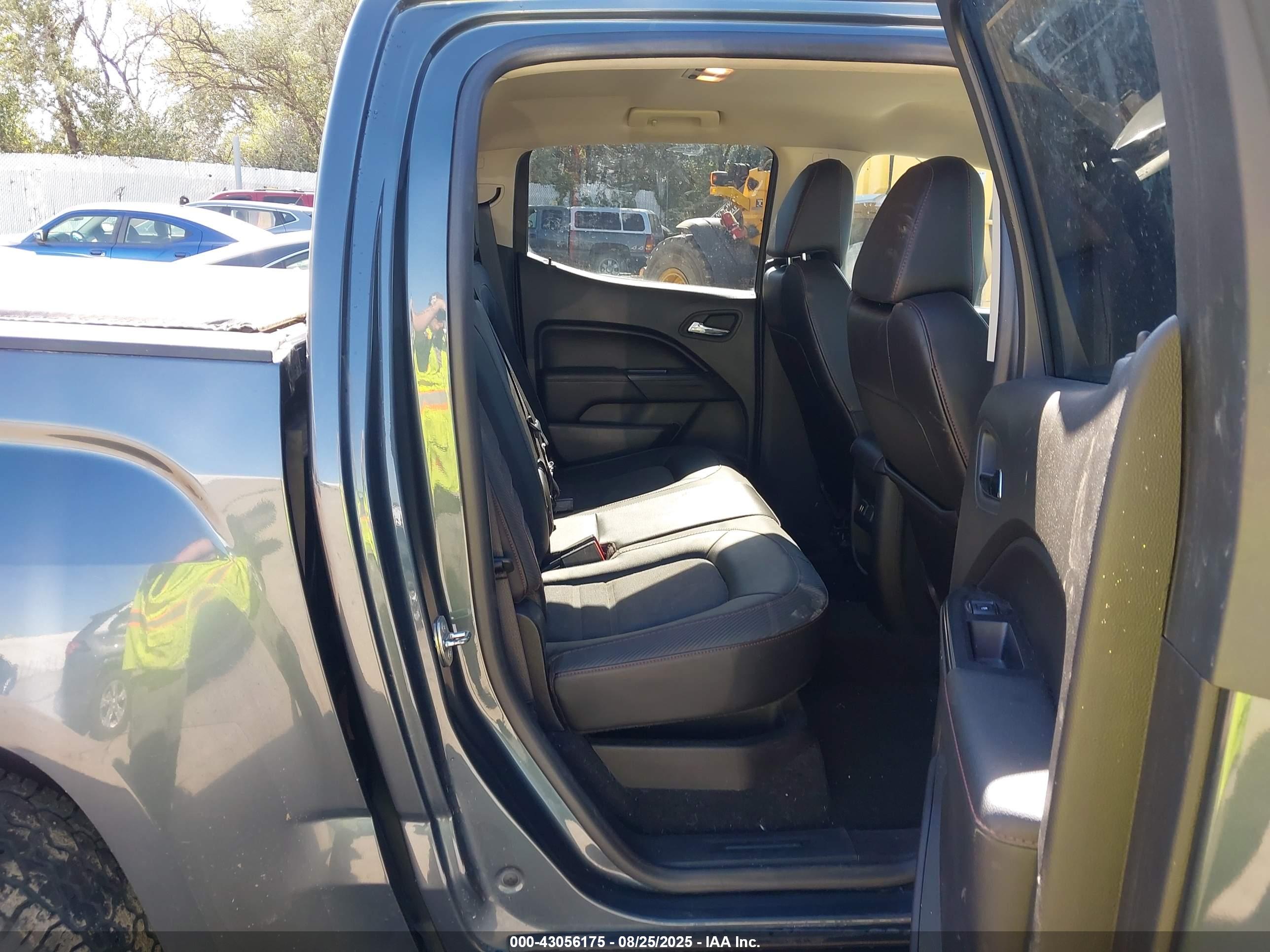 GMC CANYON image 8