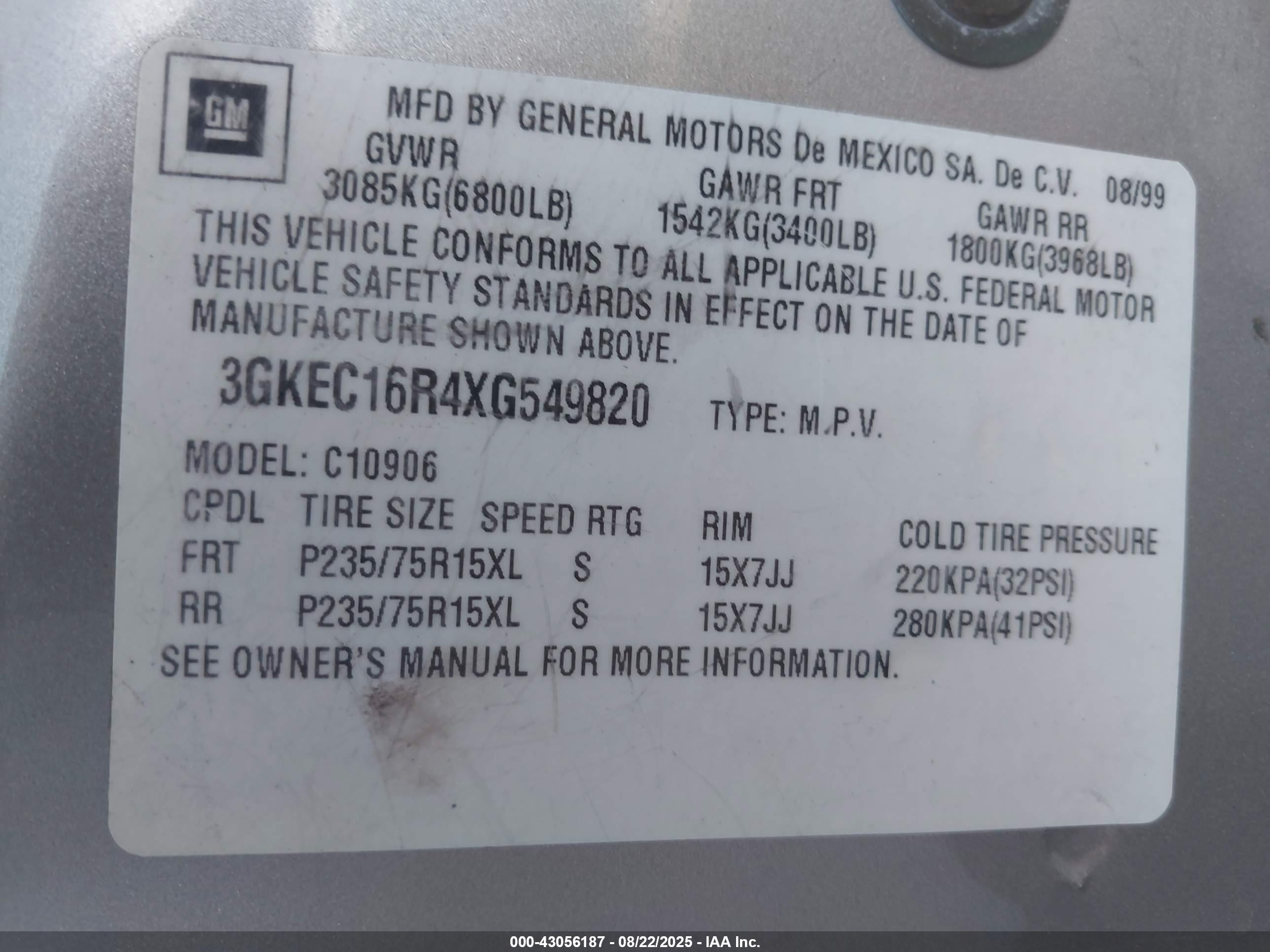 GMC SUBURBAN image 9