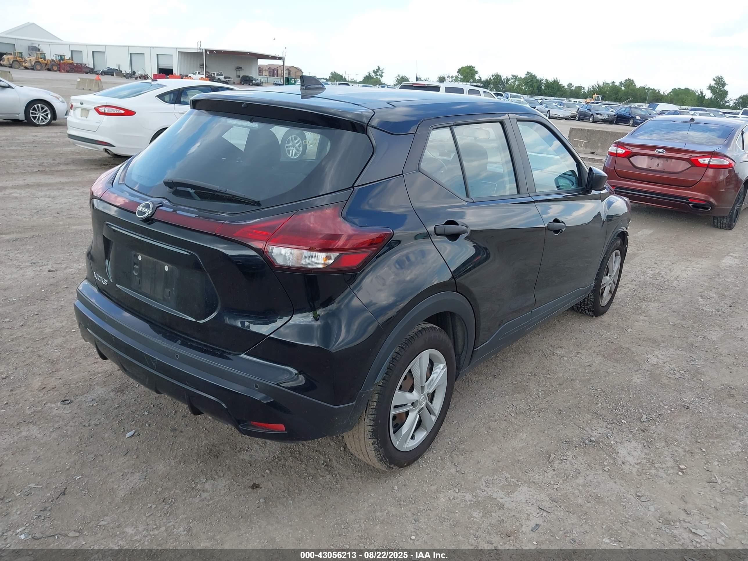 NISSAN KICKS image 4