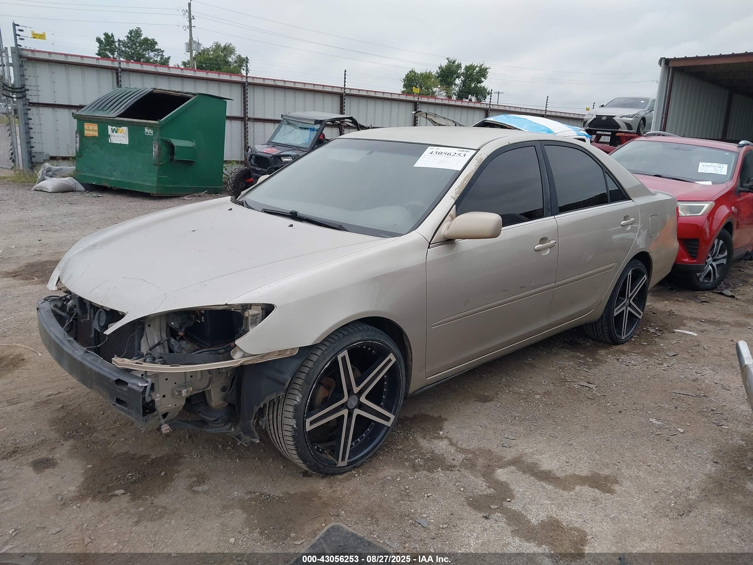 TOYOTA CAMRY image 2
