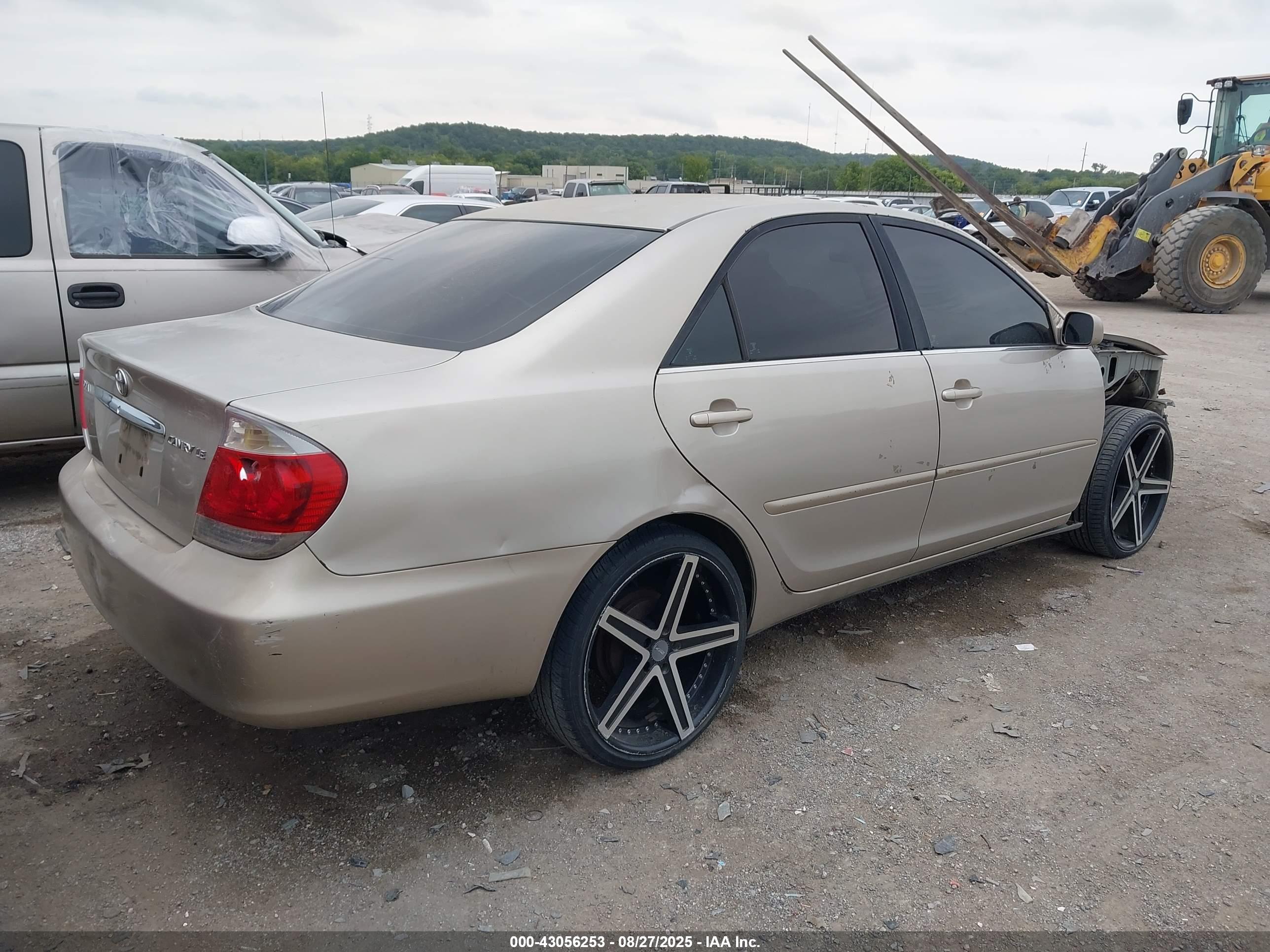 TOYOTA CAMRY image 4