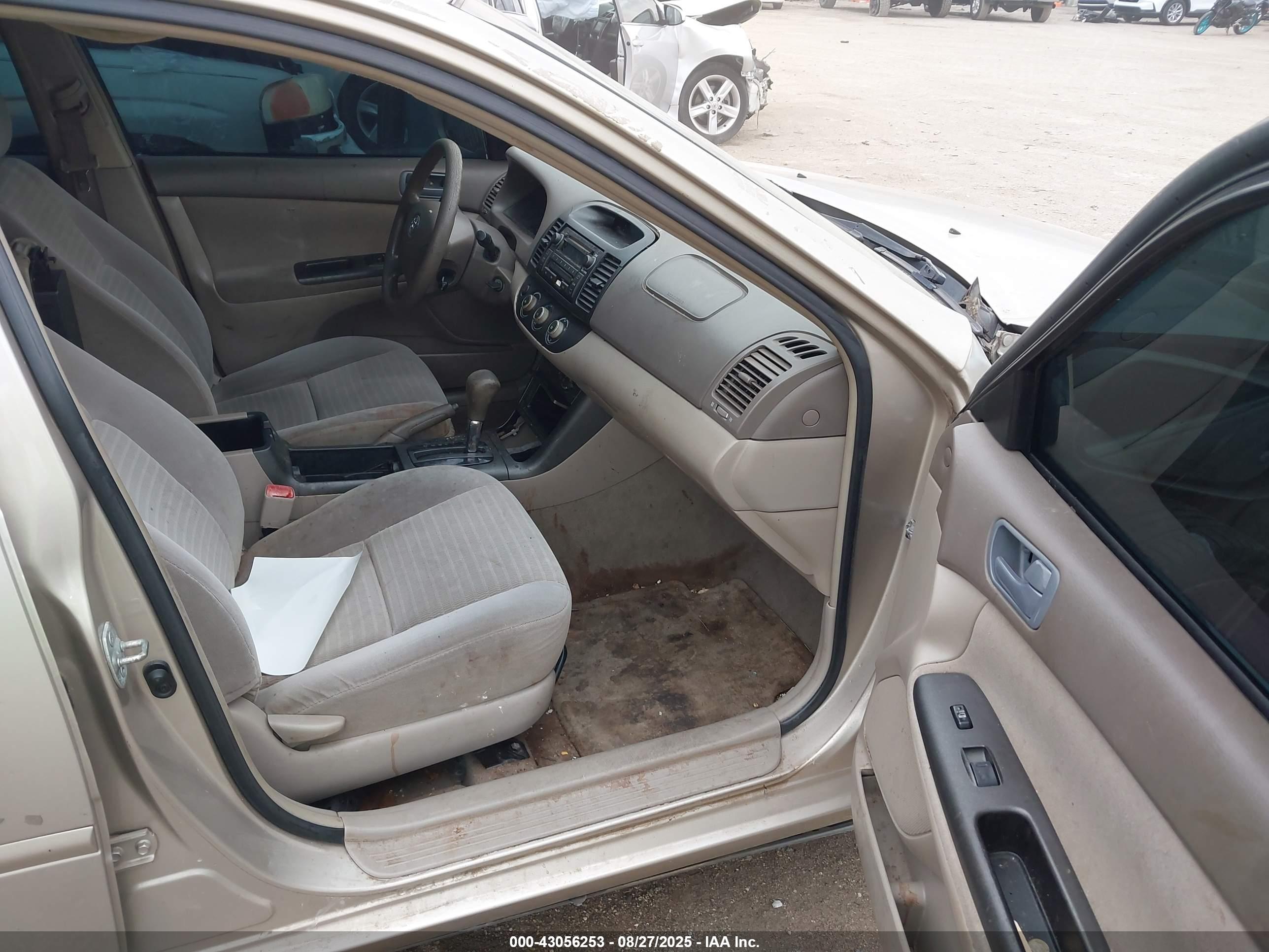 TOYOTA CAMRY image 5