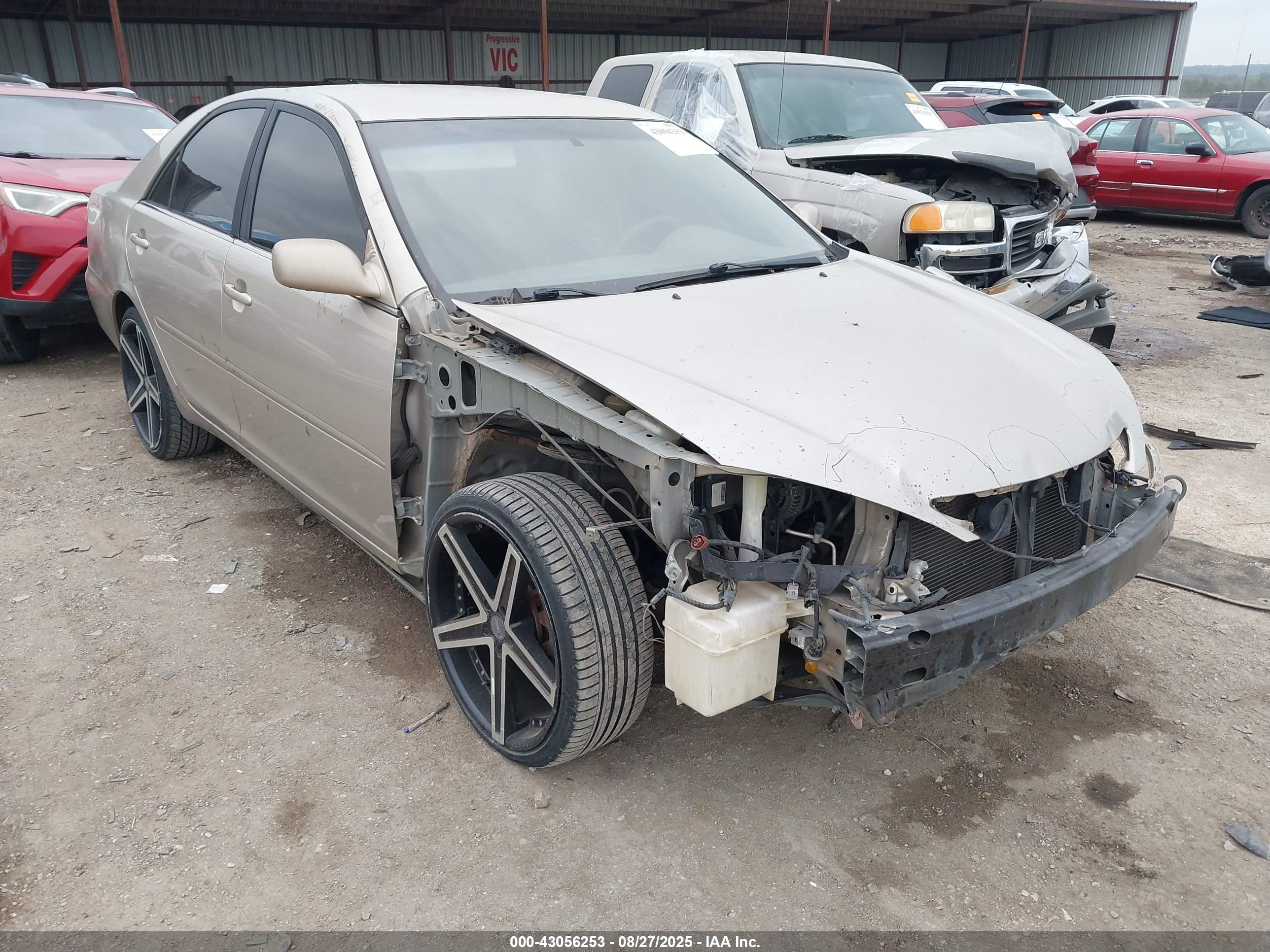 TOYOTA CAMRY image 6