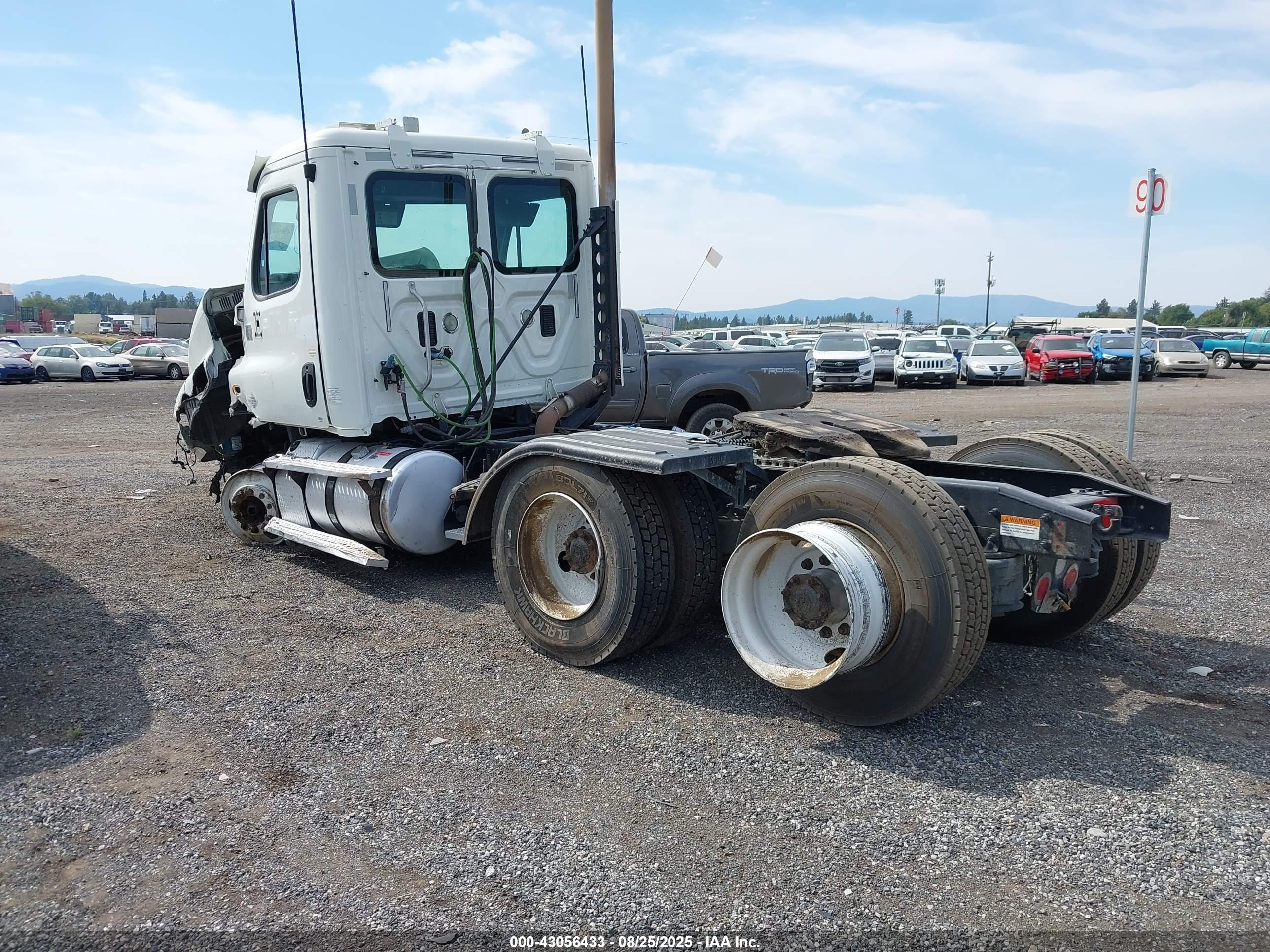 FREIGHTLINER CASCADIA image 3
