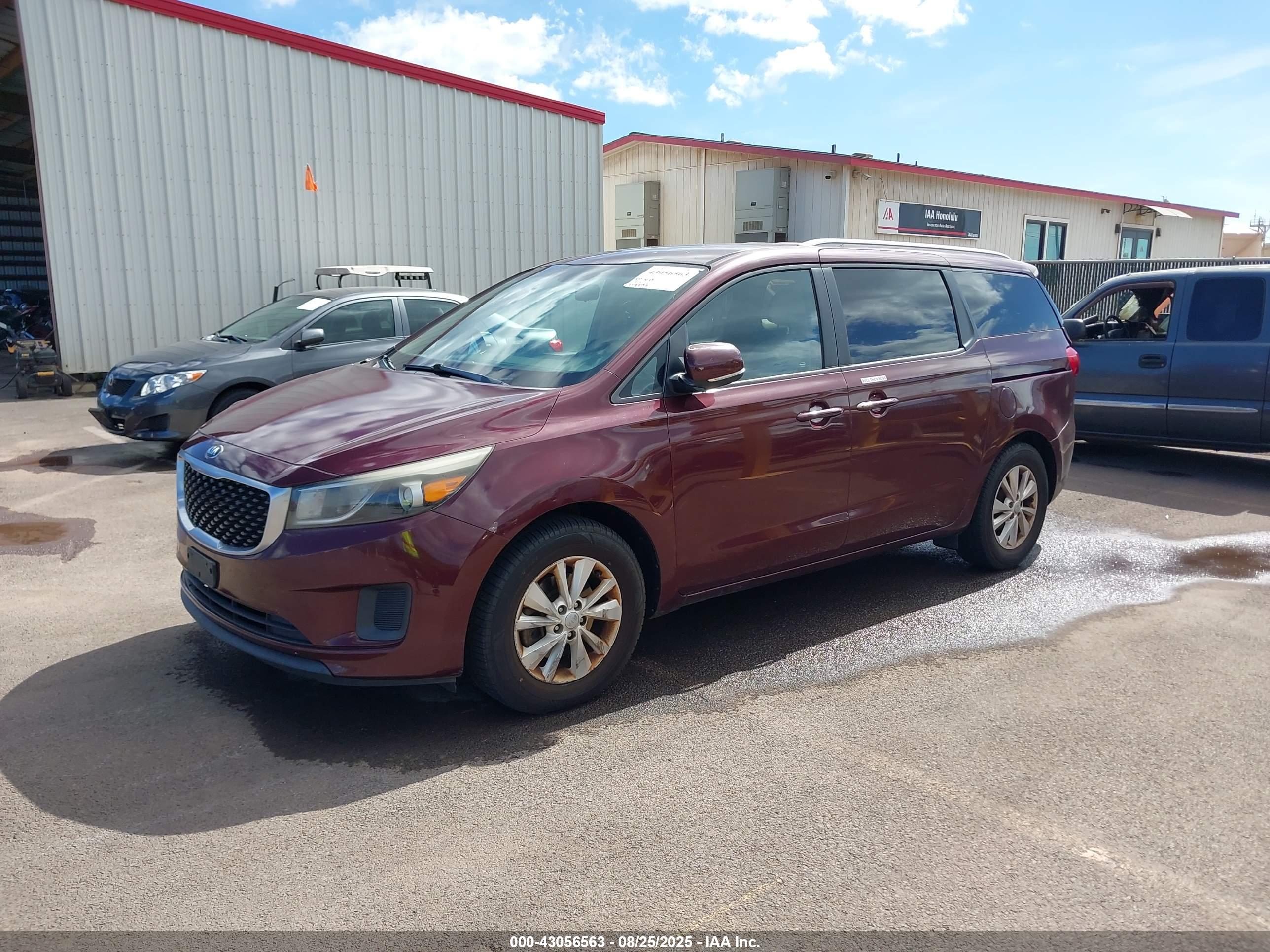 KIA SEDONA image 2