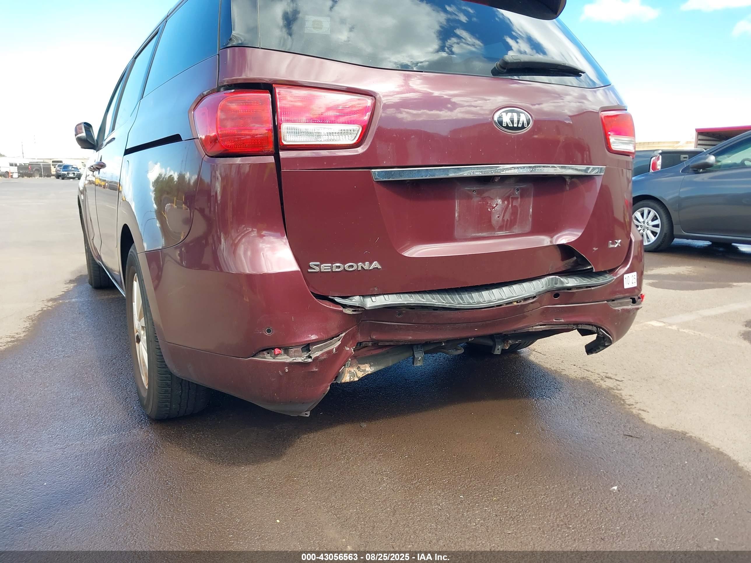 KIA SEDONA image 6