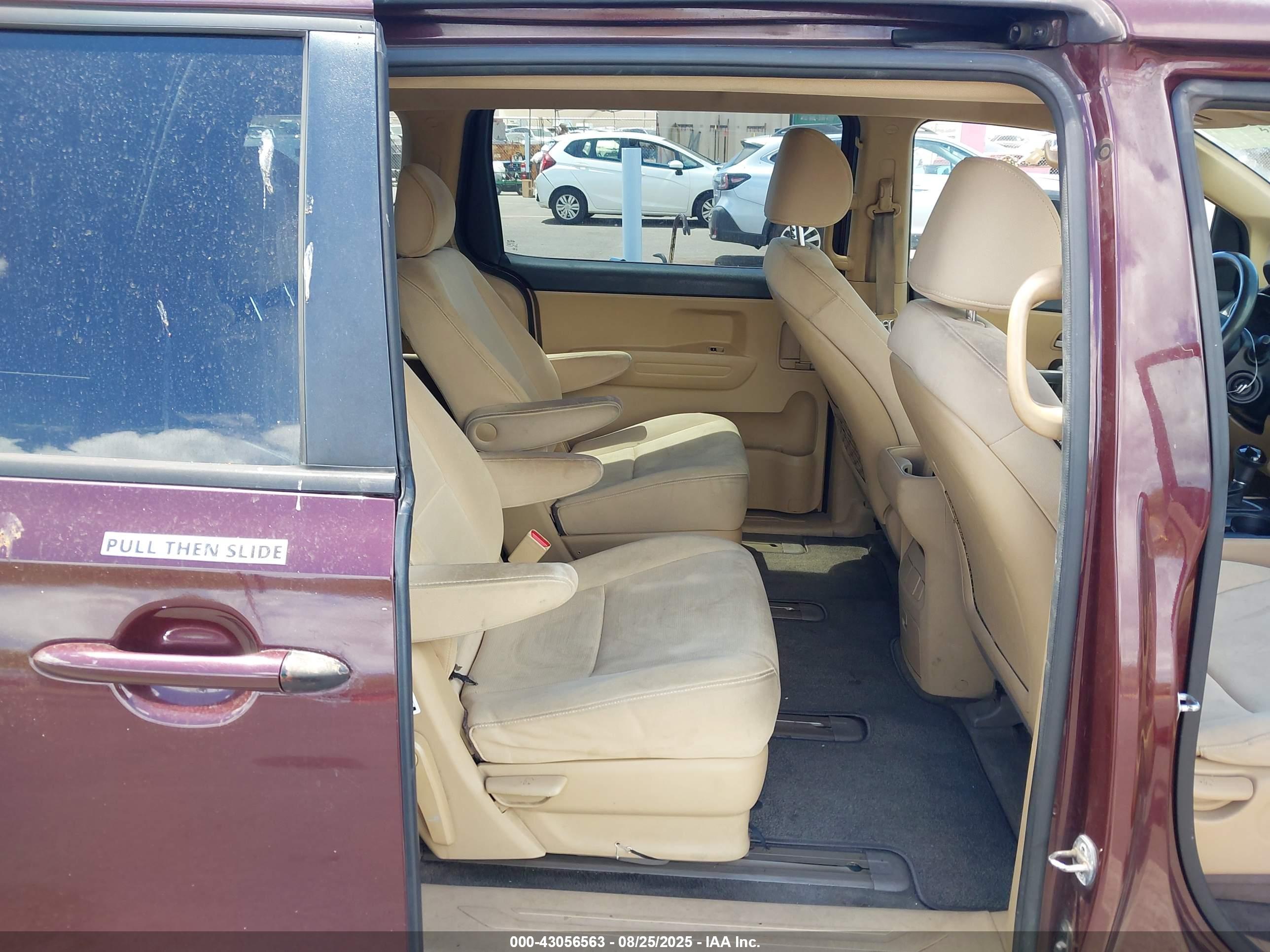 KIA SEDONA image 8