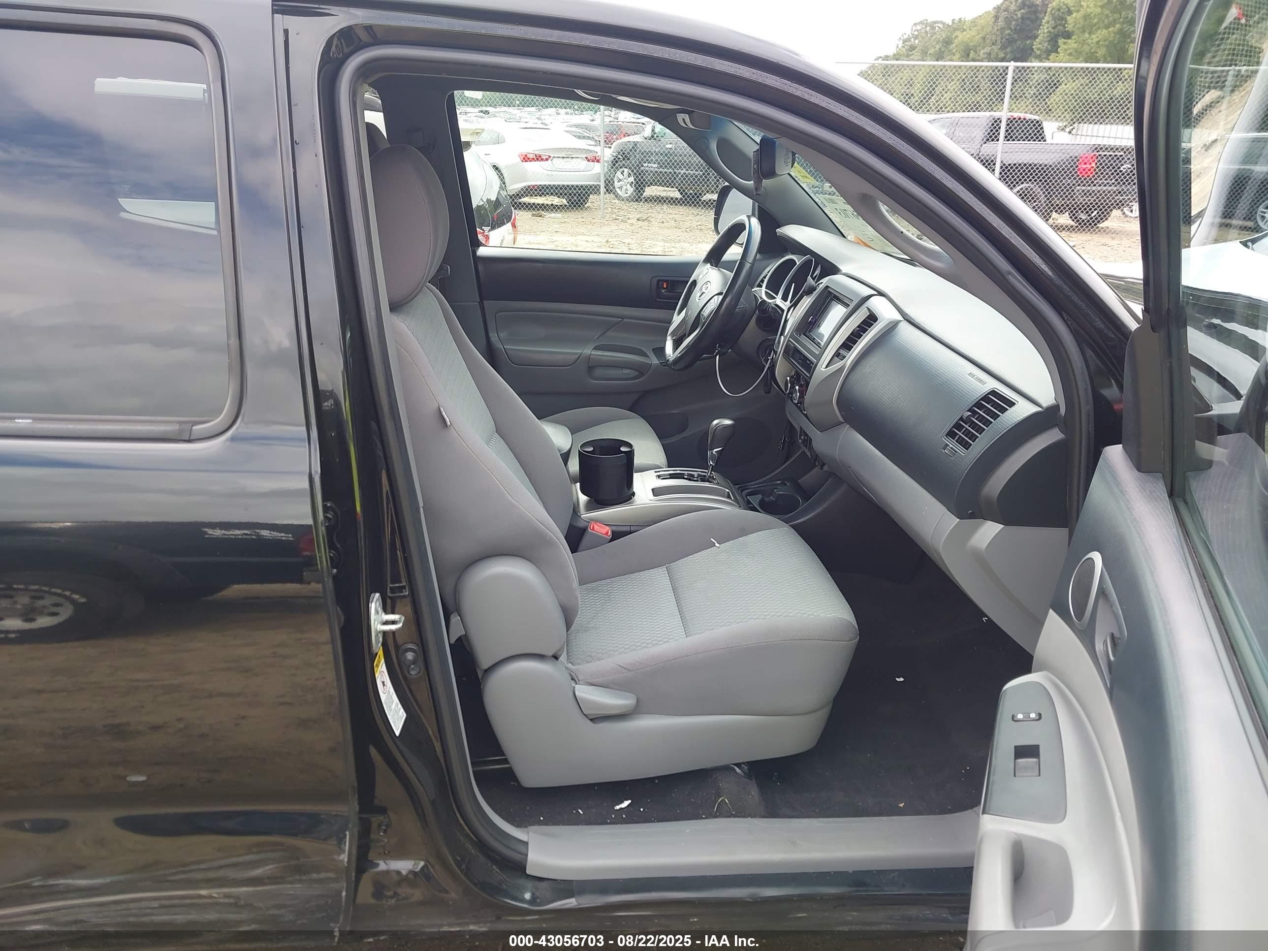 TOYOTA TACOMA image 5