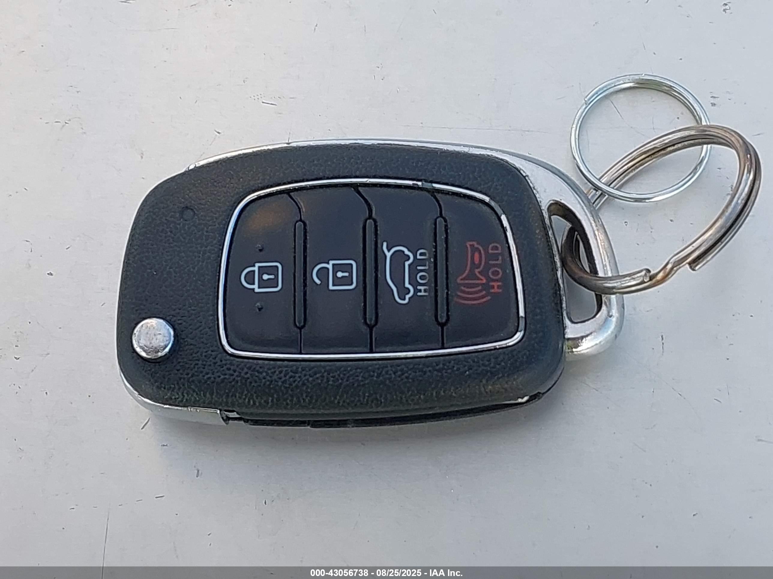 HYUNDAI TUCSON image 11