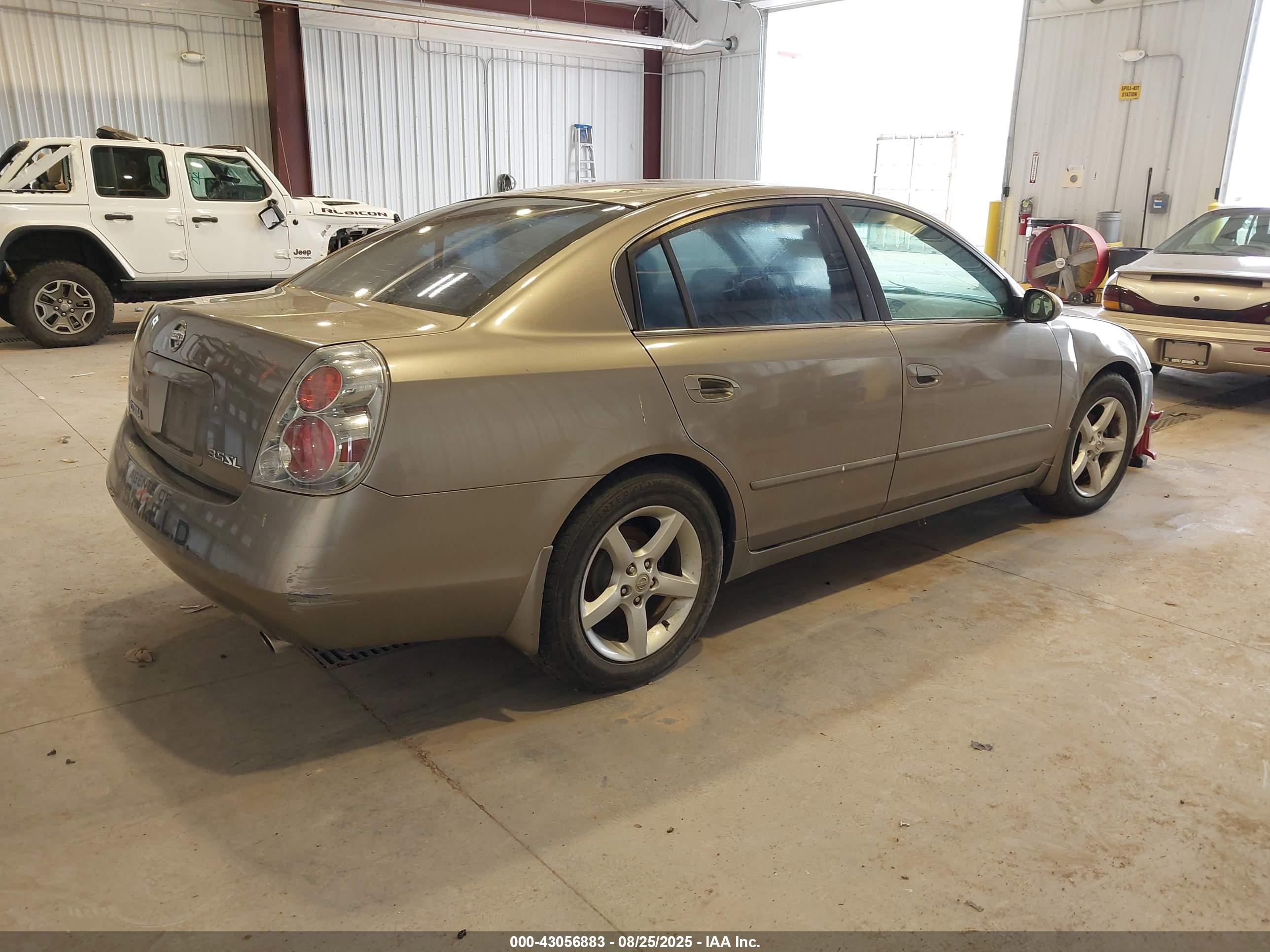 NISSAN ALTIMA image 4