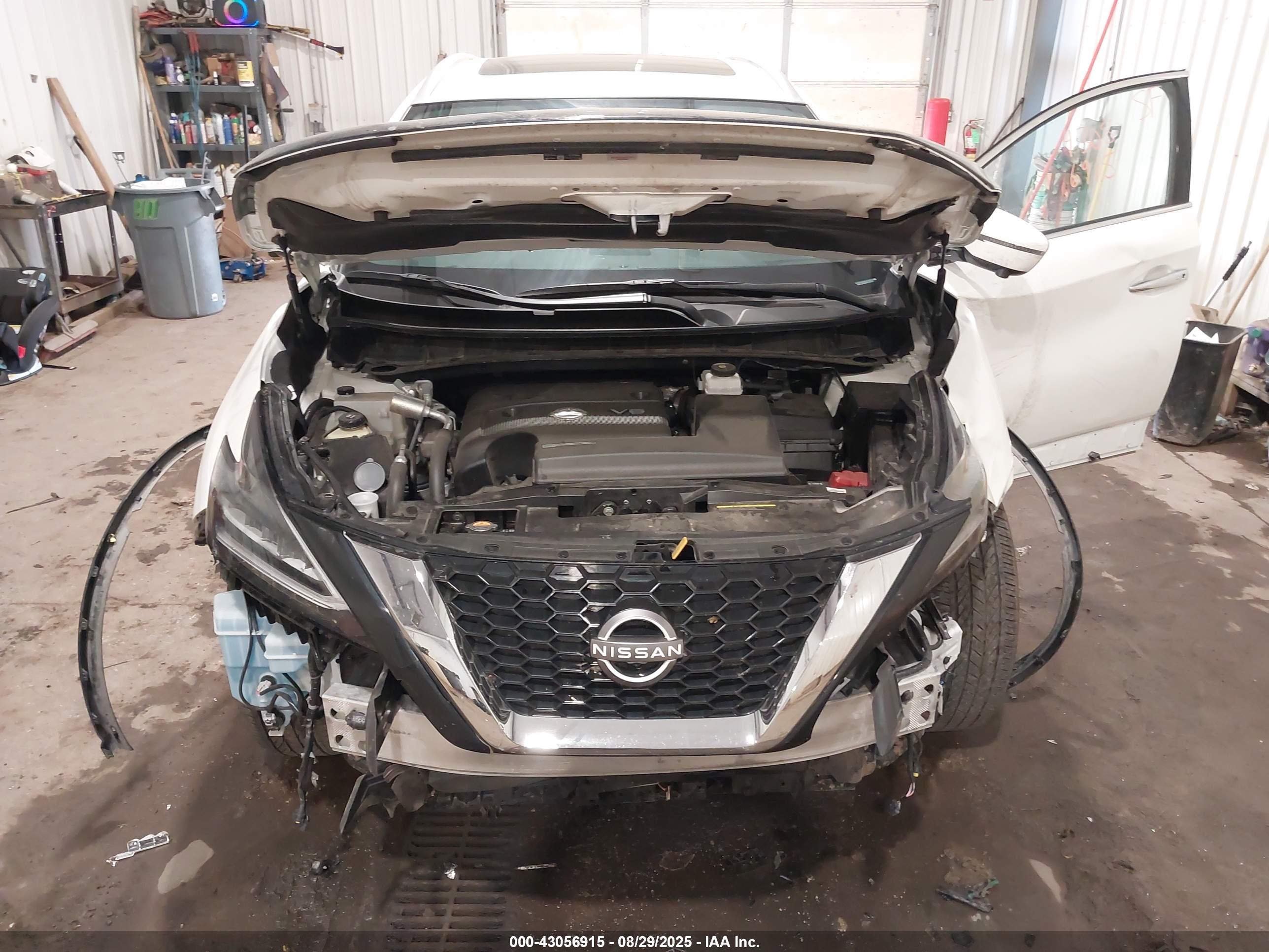 NISSAN MURANO image 10