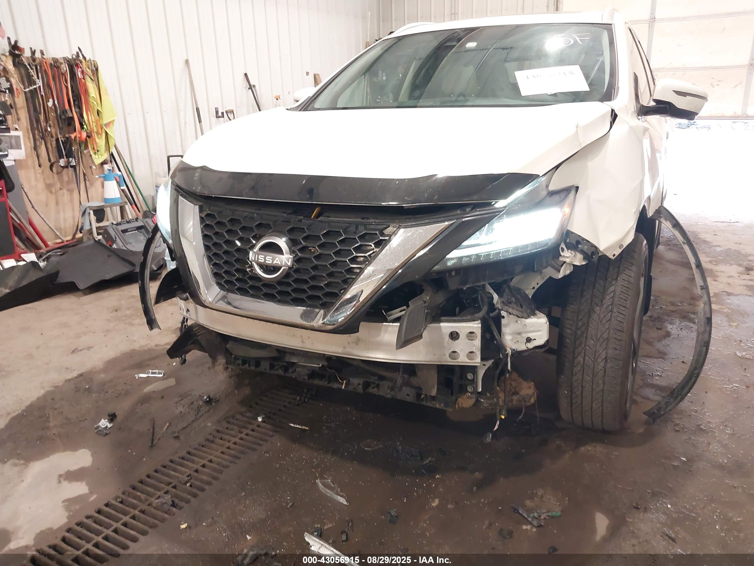 NISSAN MURANO image 6