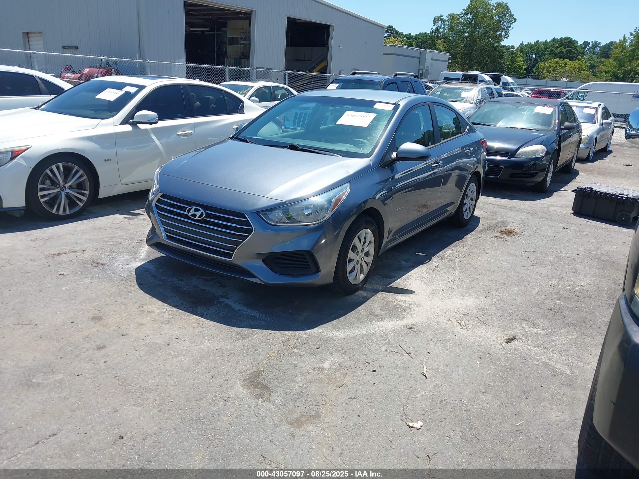 HYUNDAI ACCENT image 2
