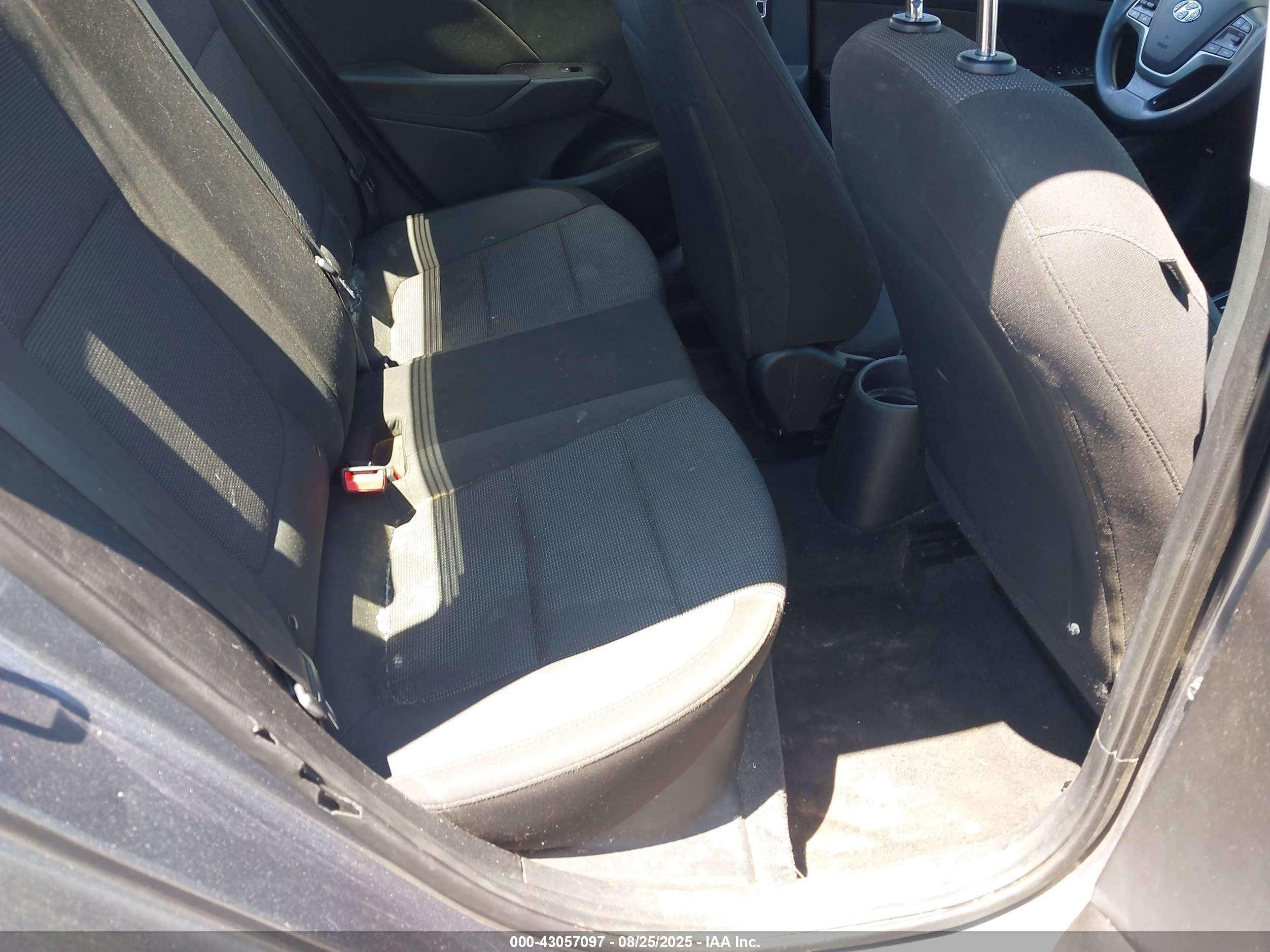 HYUNDAI ACCENT image 8