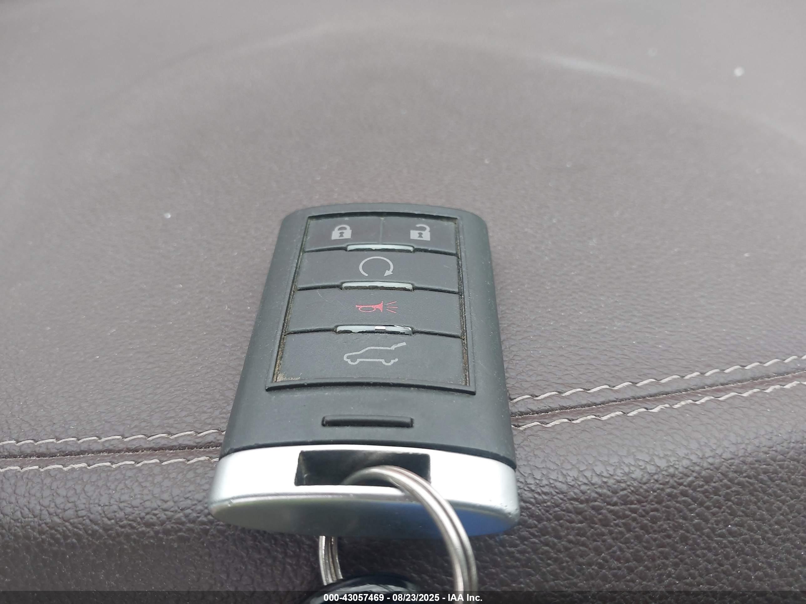 CADILLAC SRX image 11