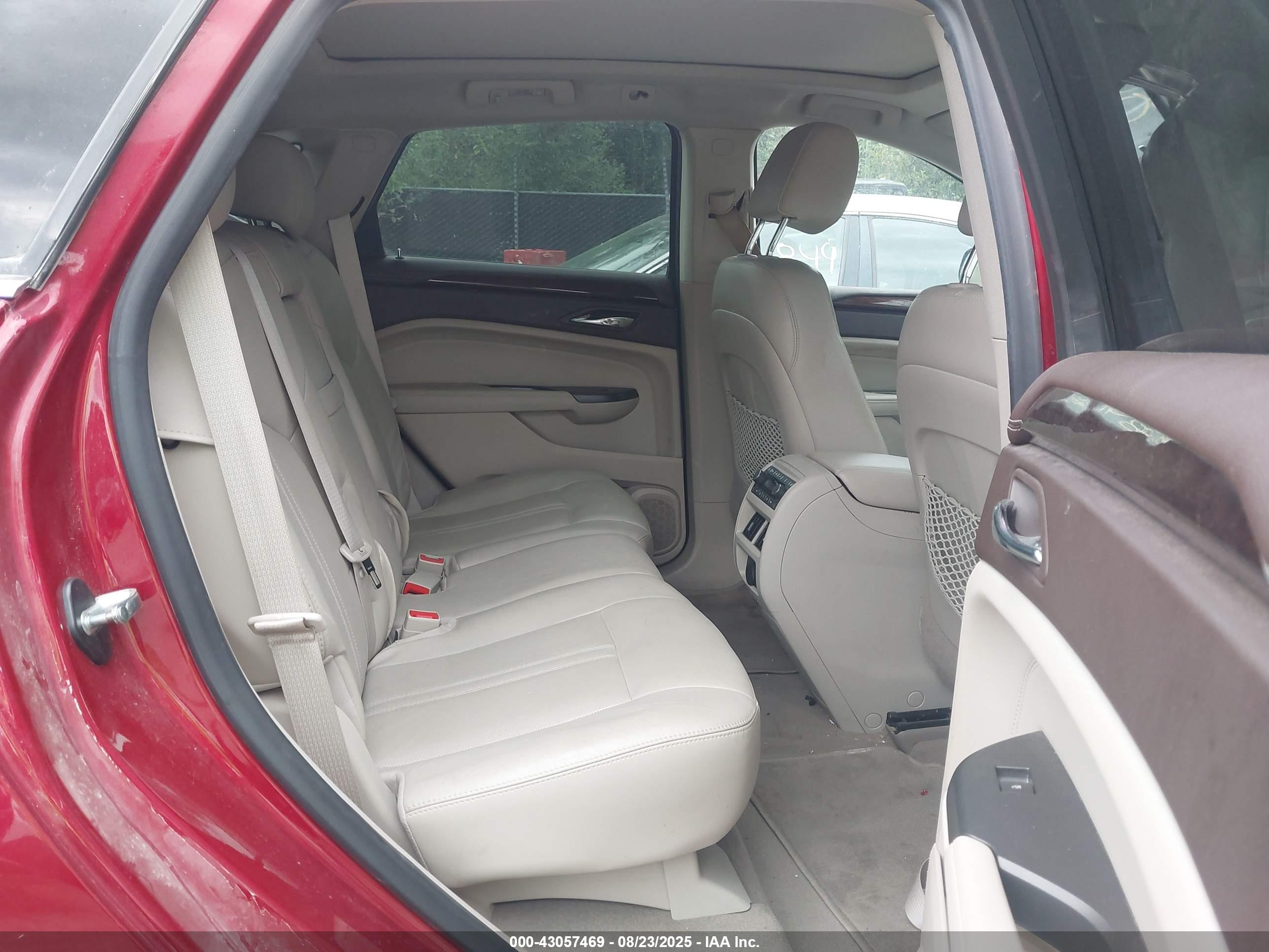 CADILLAC SRX image 8