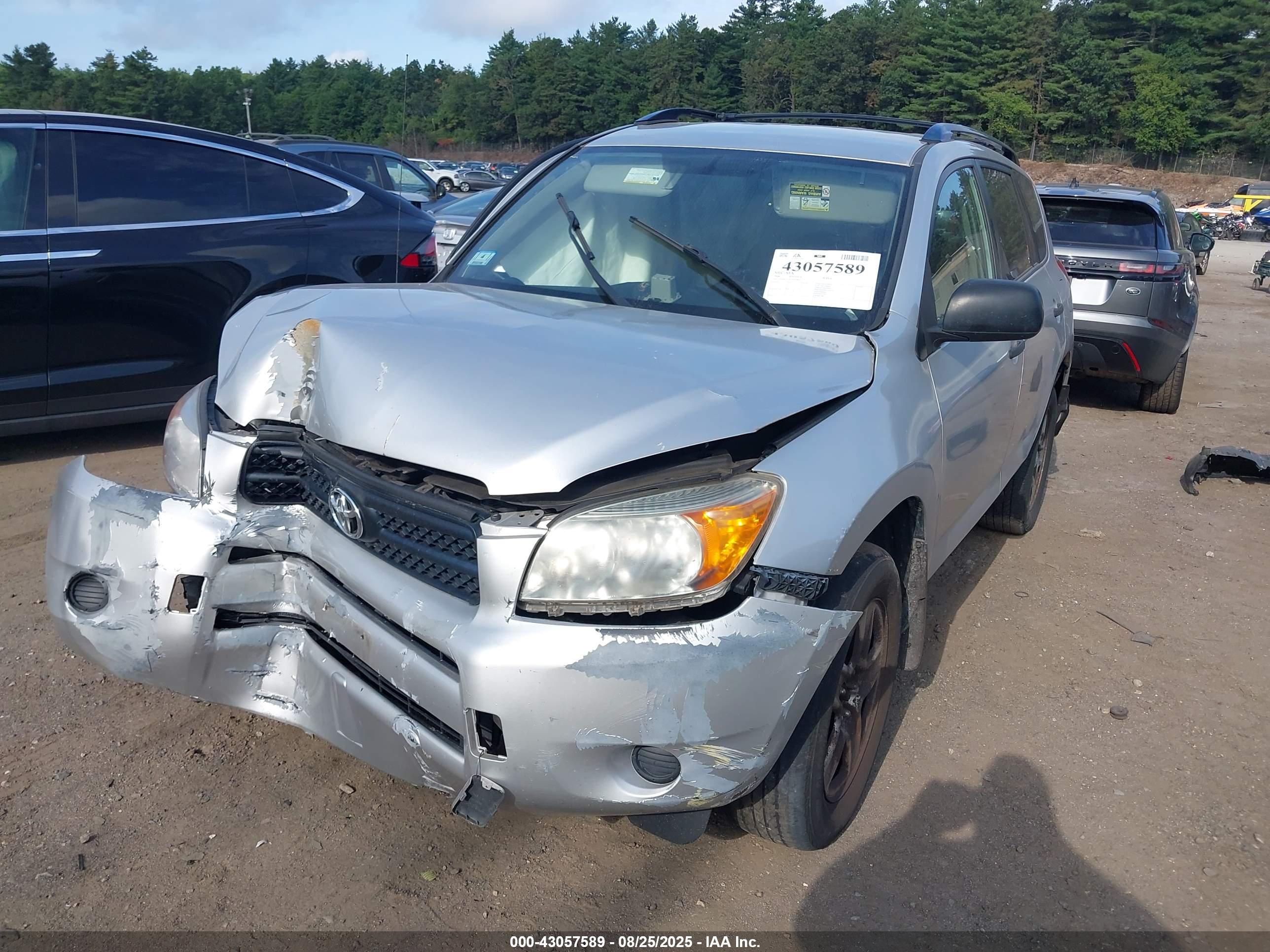 TOYOTA RAV4 image 2