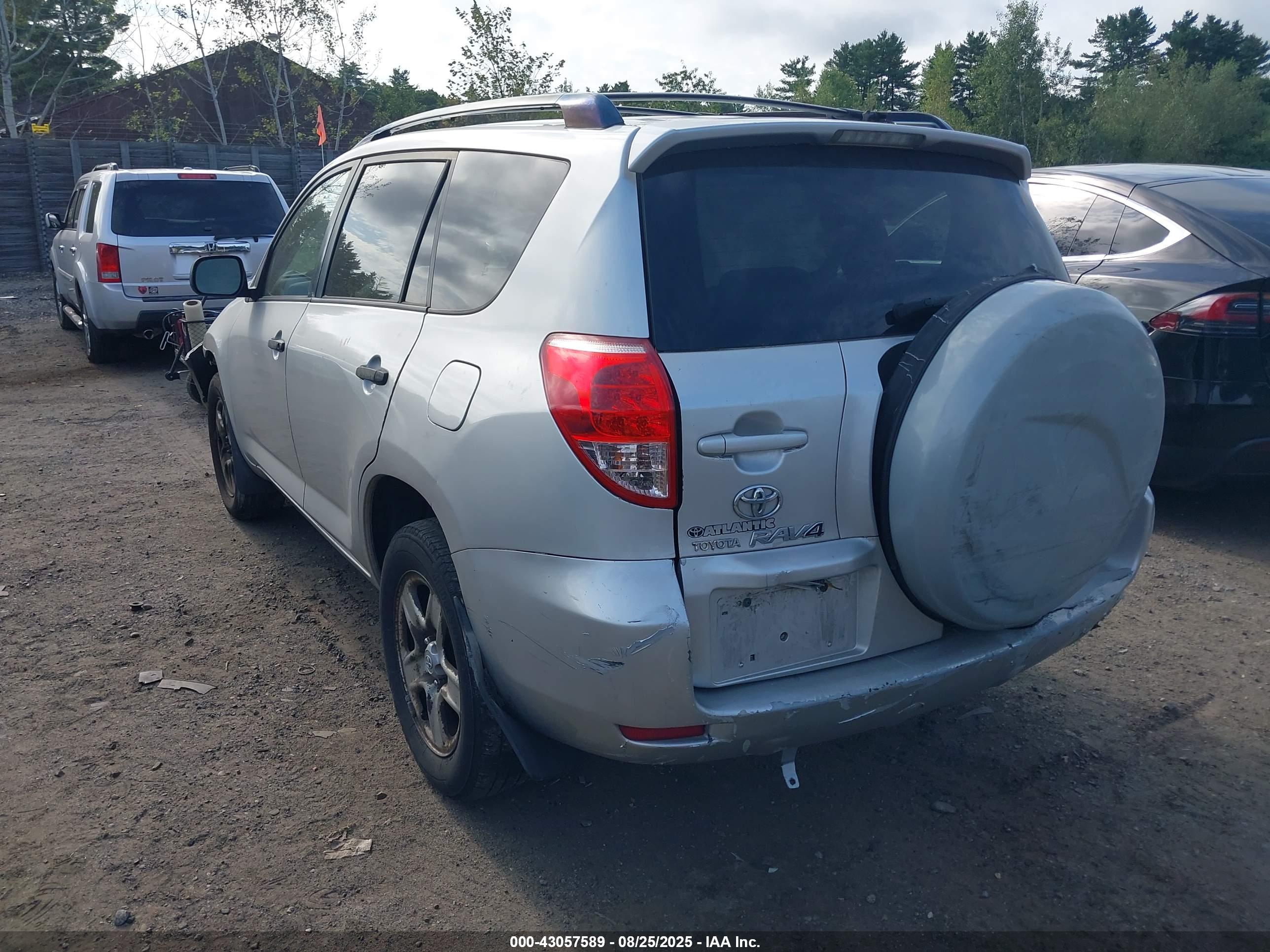 TOYOTA RAV4 image 3
