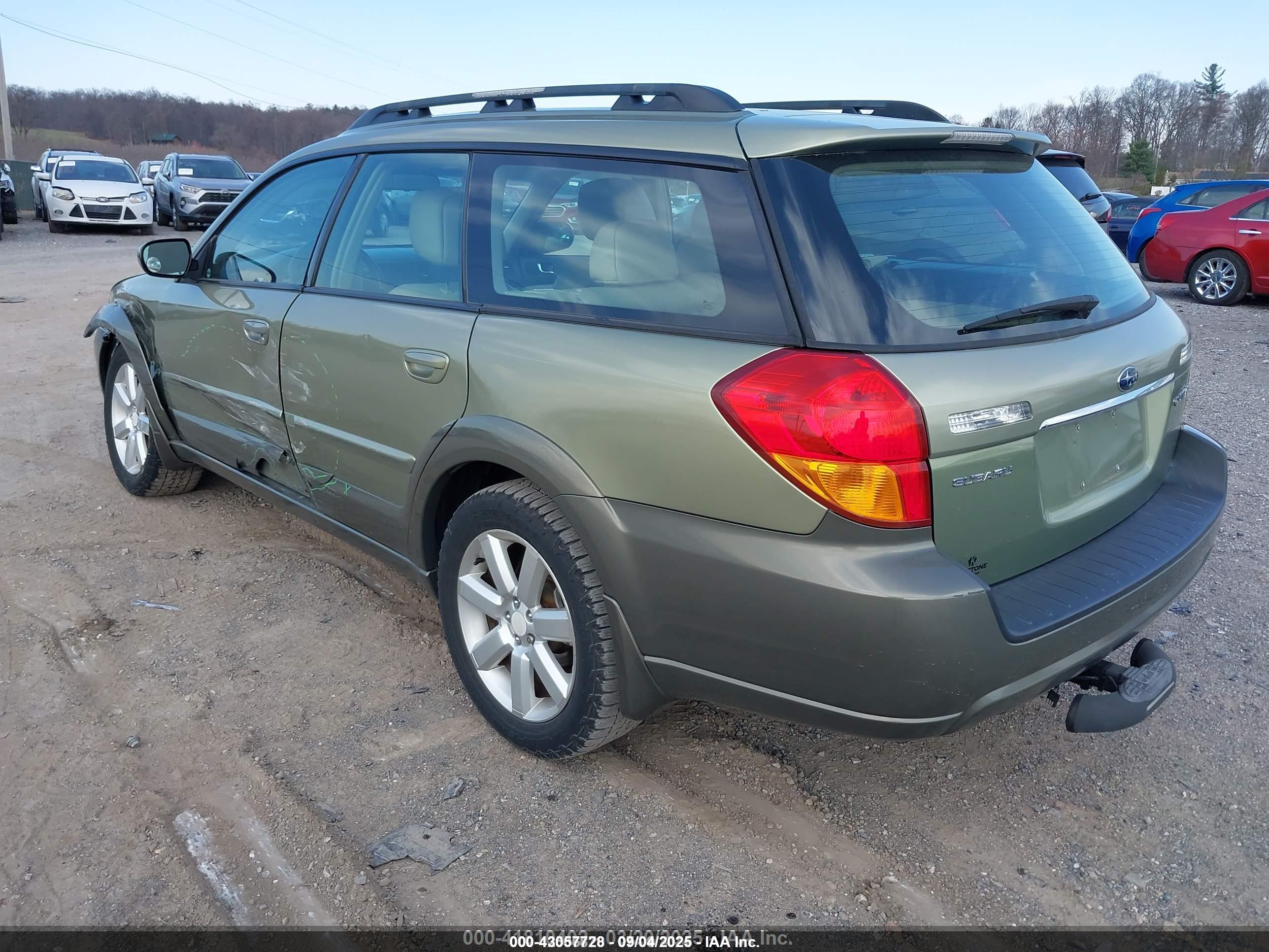 SUBARU OUTBACK image 3