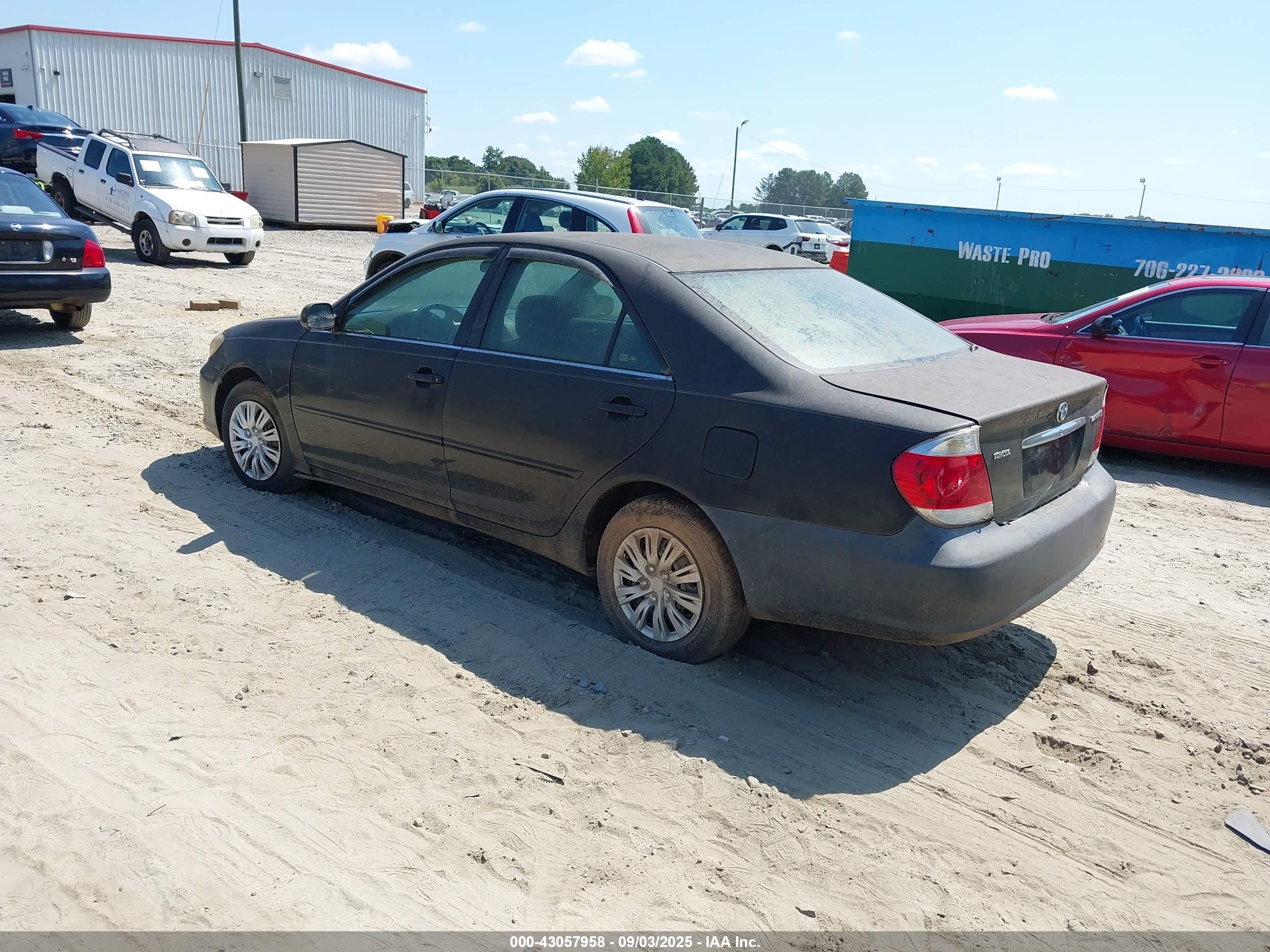 TOYOTA CAMRY image 3
