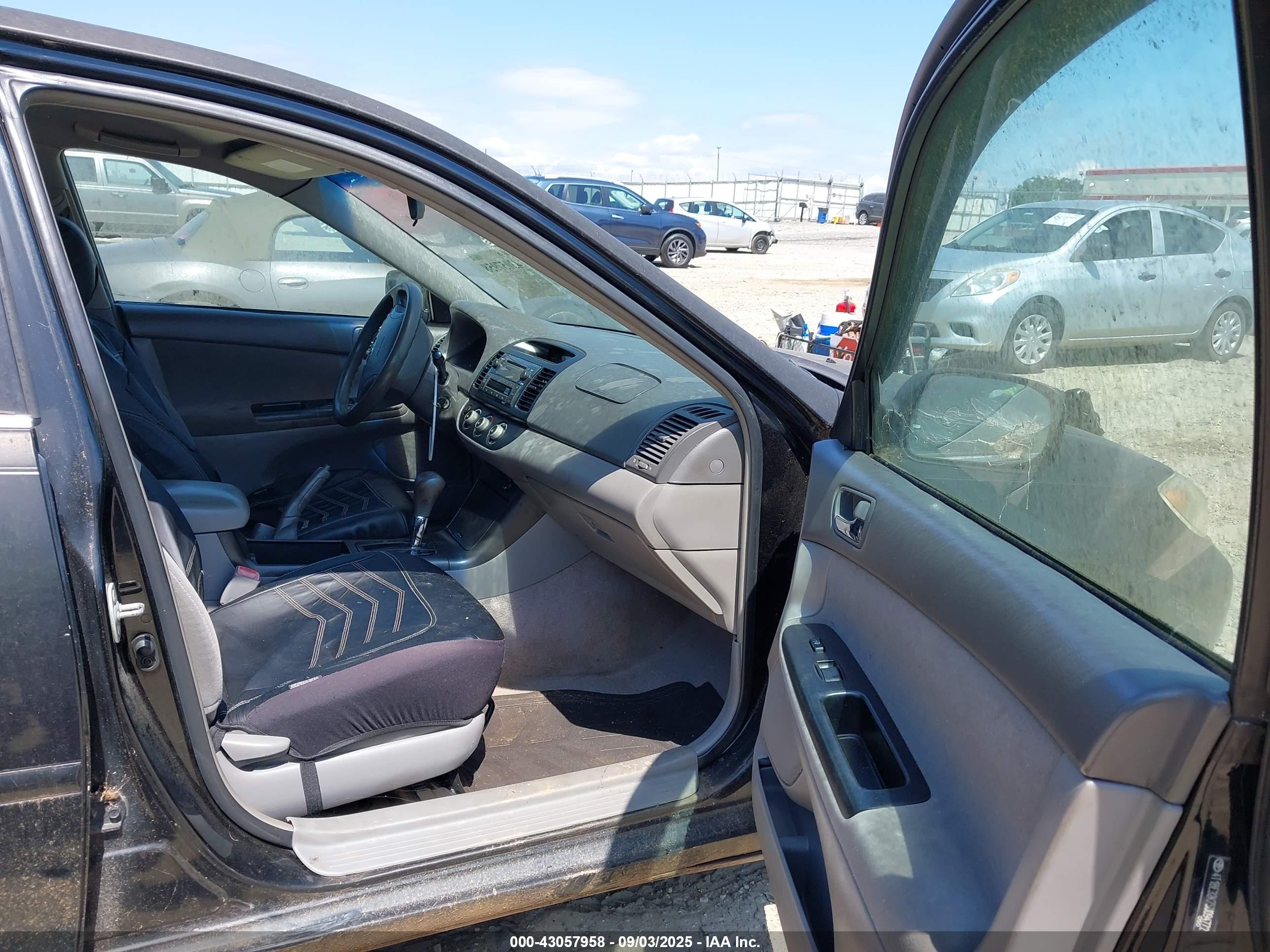 TOYOTA CAMRY image 5