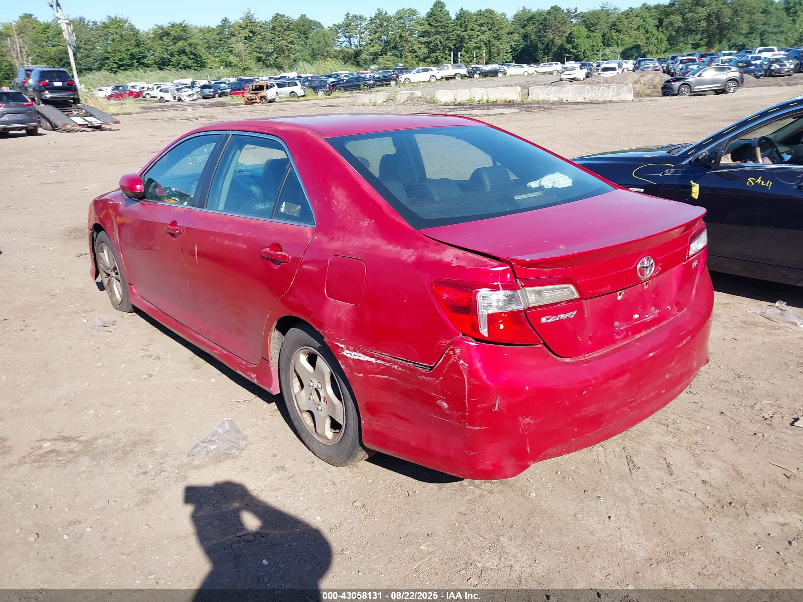 TOYOTA CAMRY image 3
