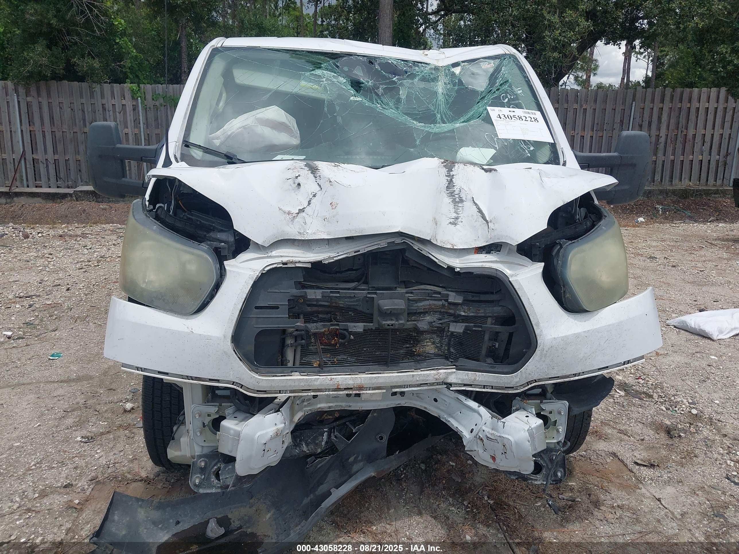 FORD TRANSIT-150 image 6