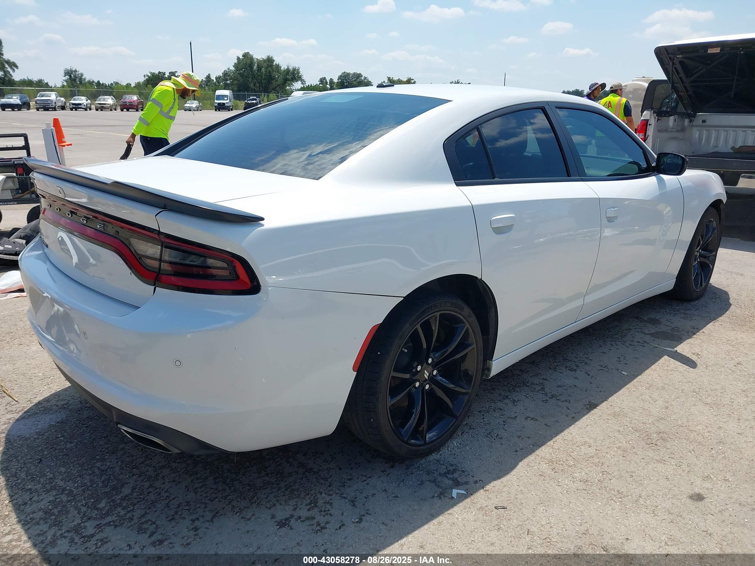 DODGE CHARGER image 4