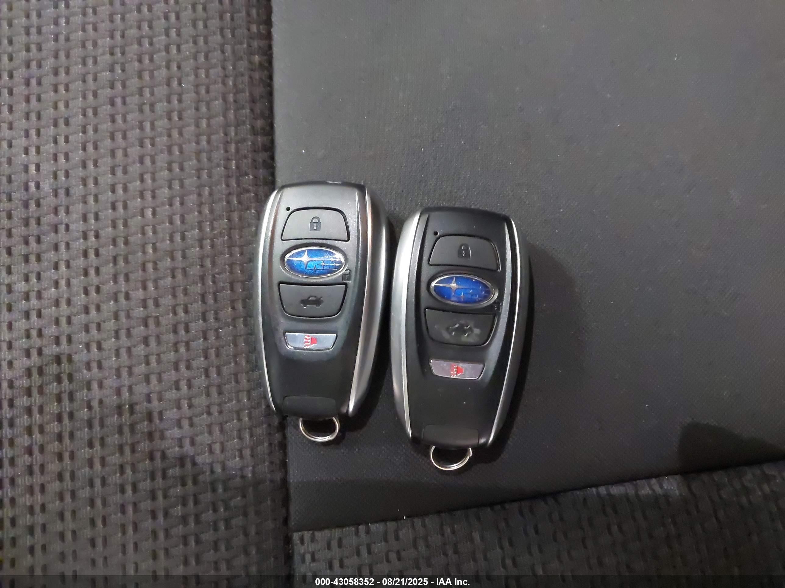 SUBARU OUTBACK image 11