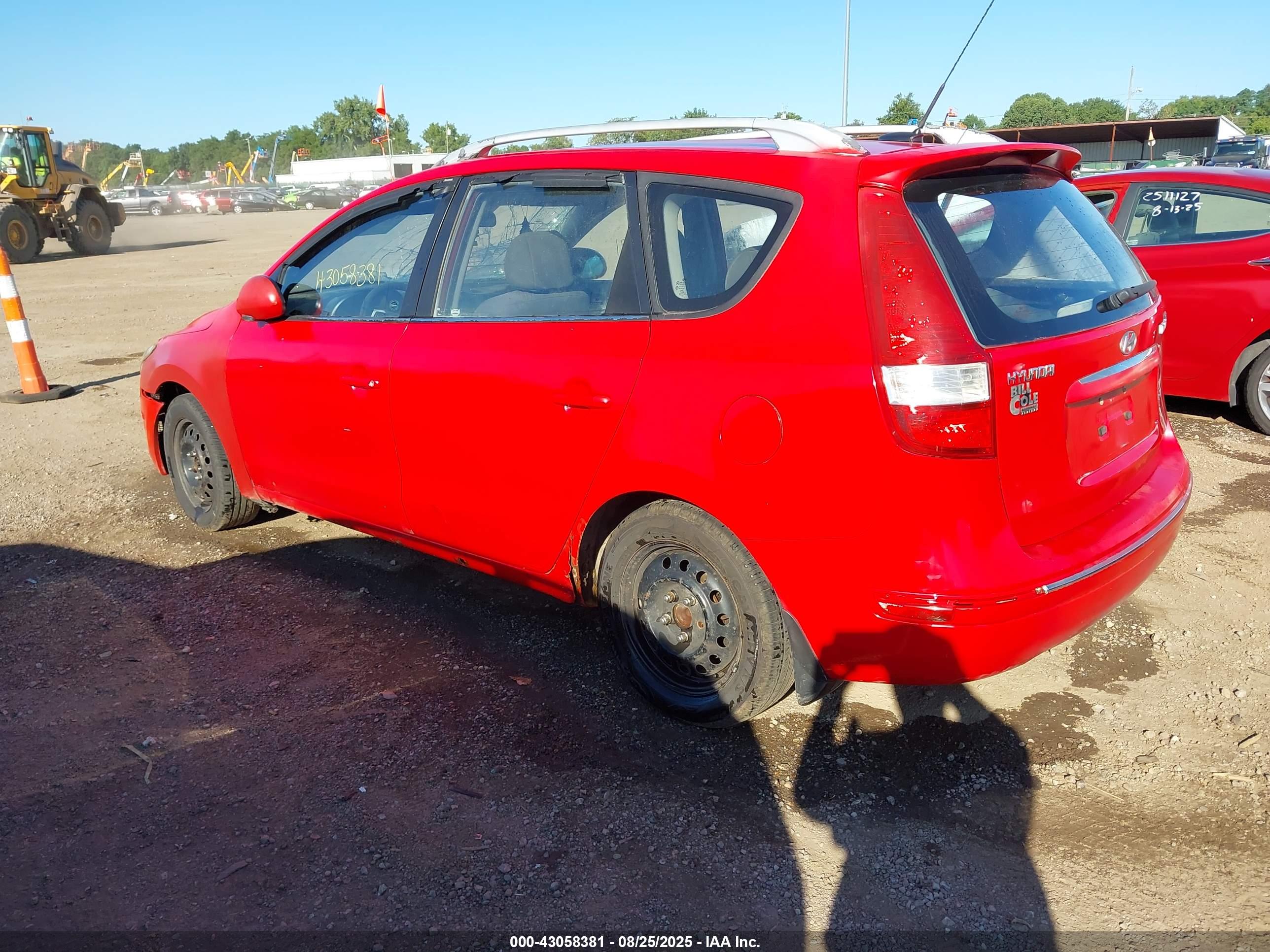 HYUNDAI ELANTRA image 3
