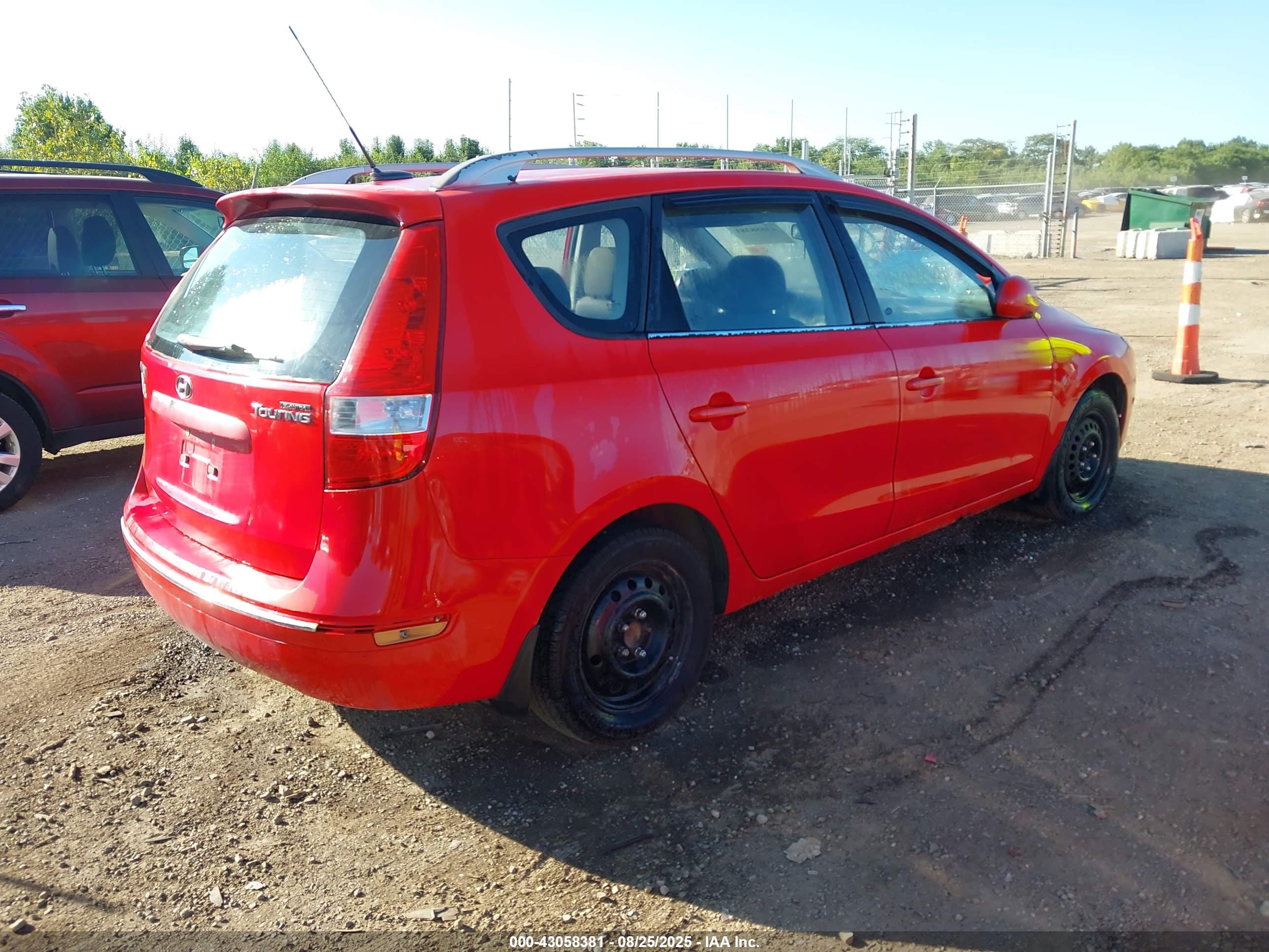 HYUNDAI ELANTRA image 4