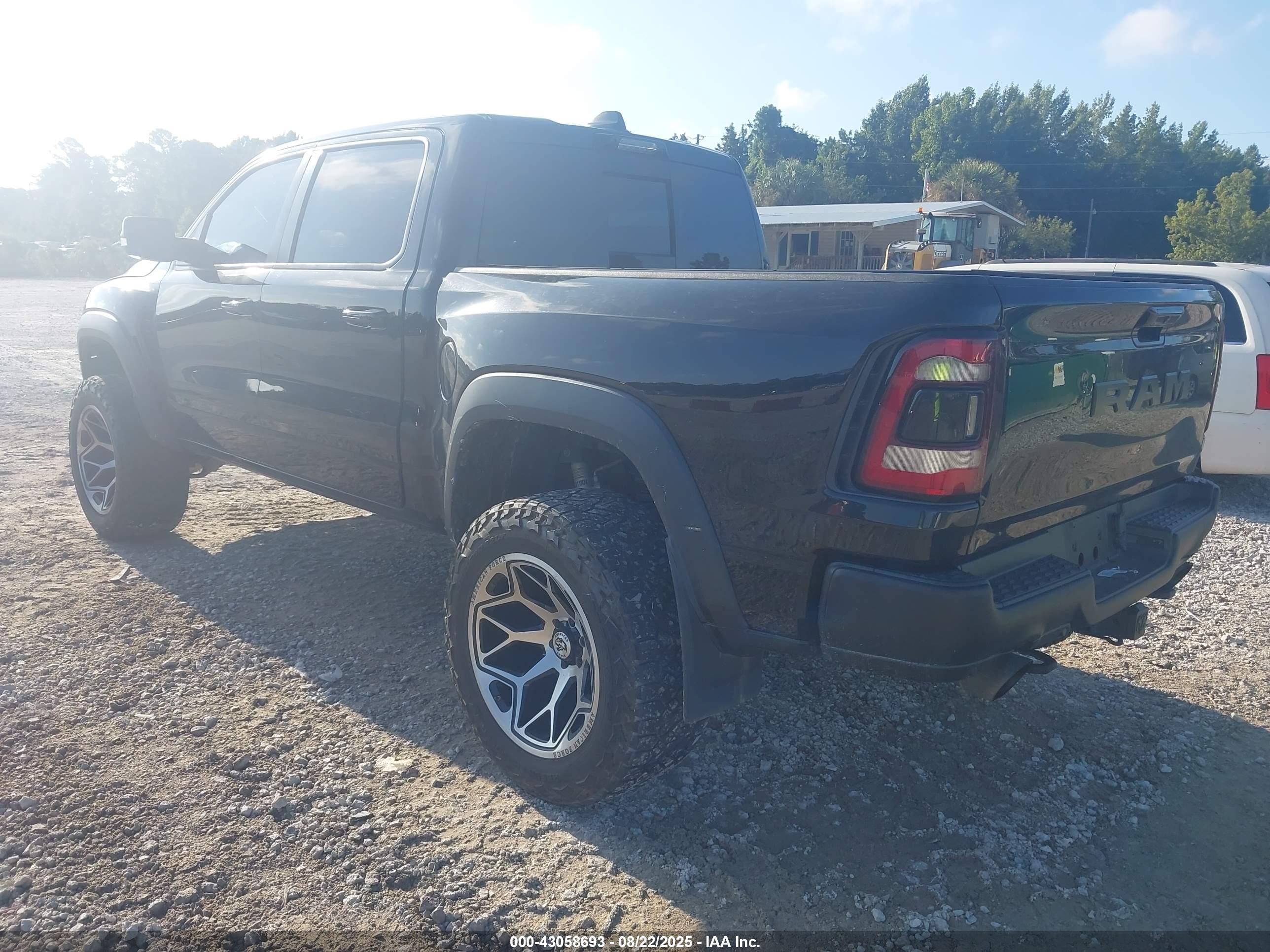 RAM 1500 image 3
