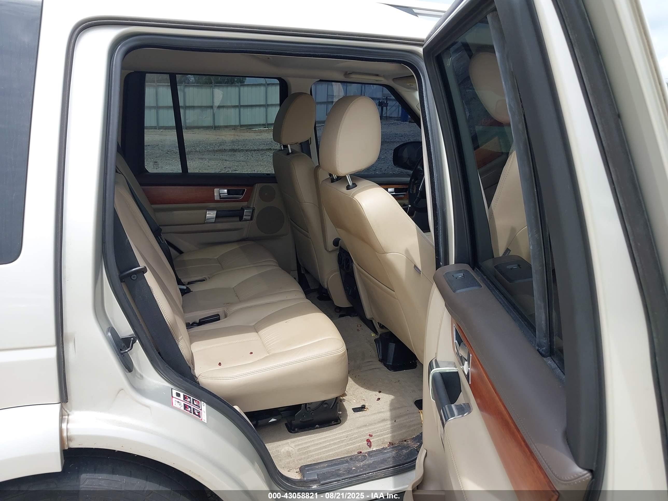LAND ROVER image 8