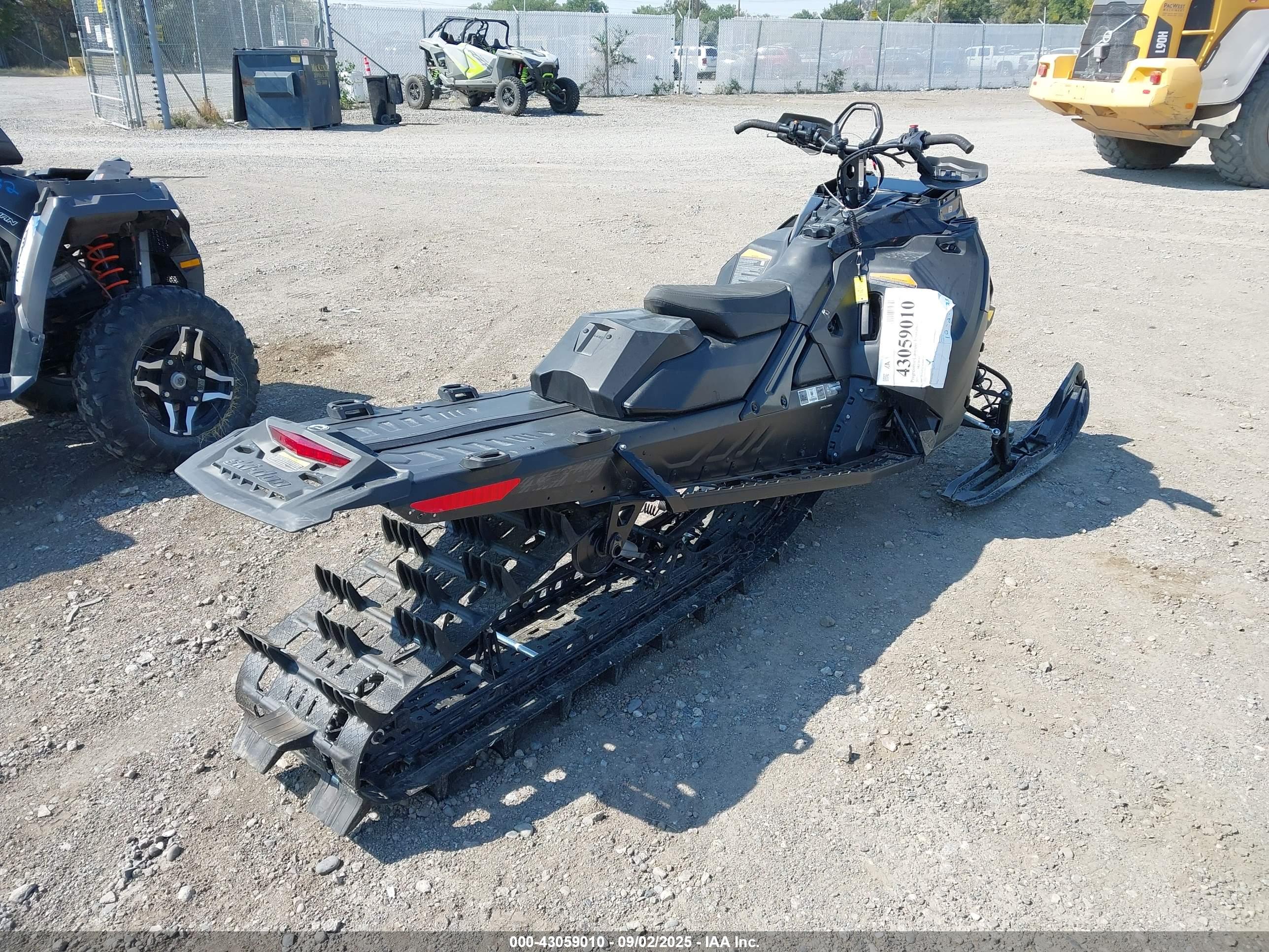 SKI-DOO SUMMIT image 4