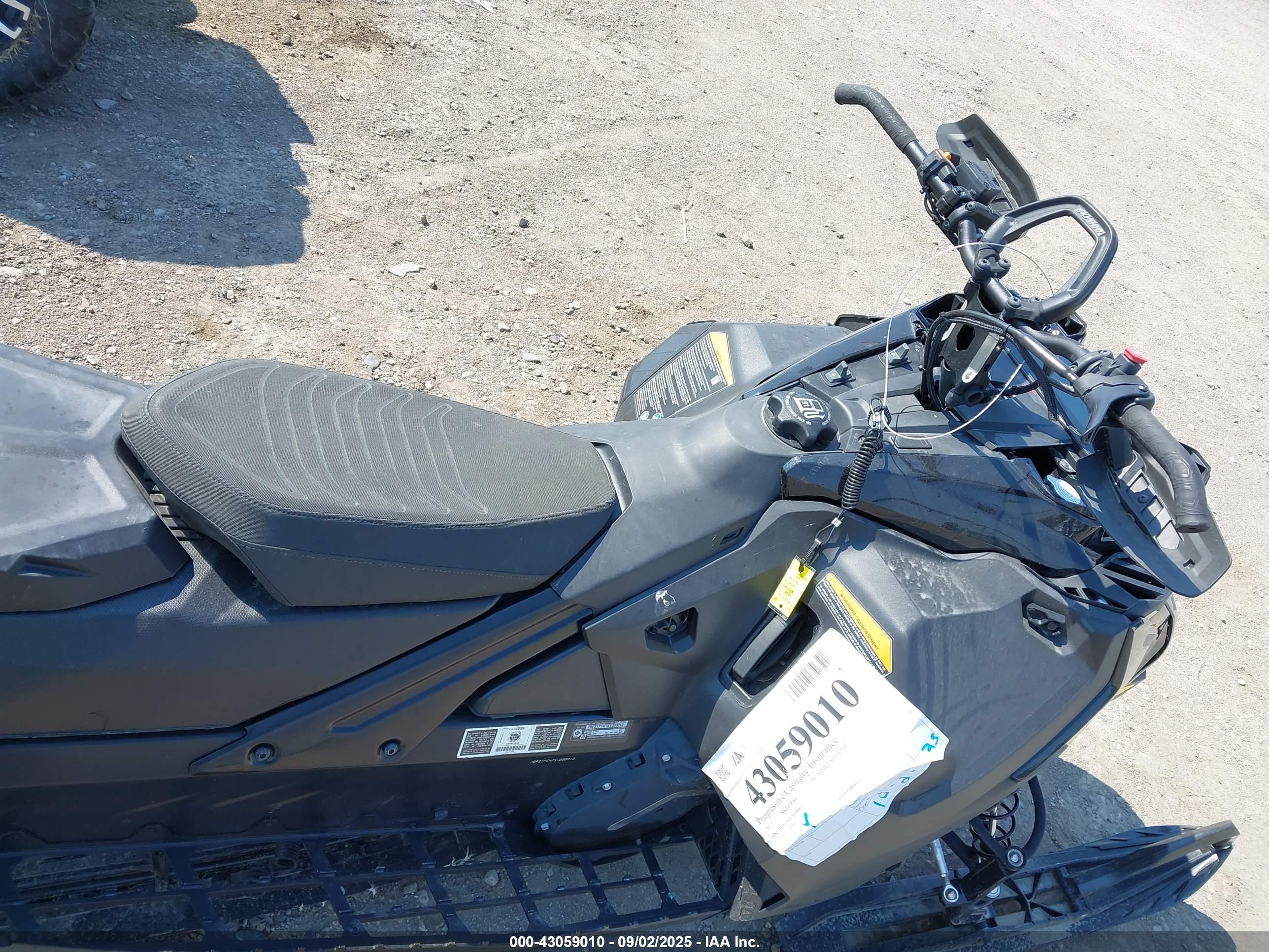 SKI-DOO SUMMIT image 5