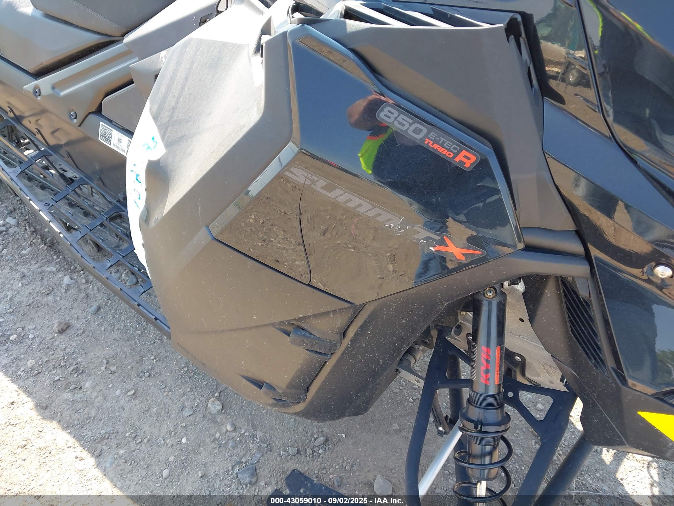 SKI-DOO SUMMIT image 6