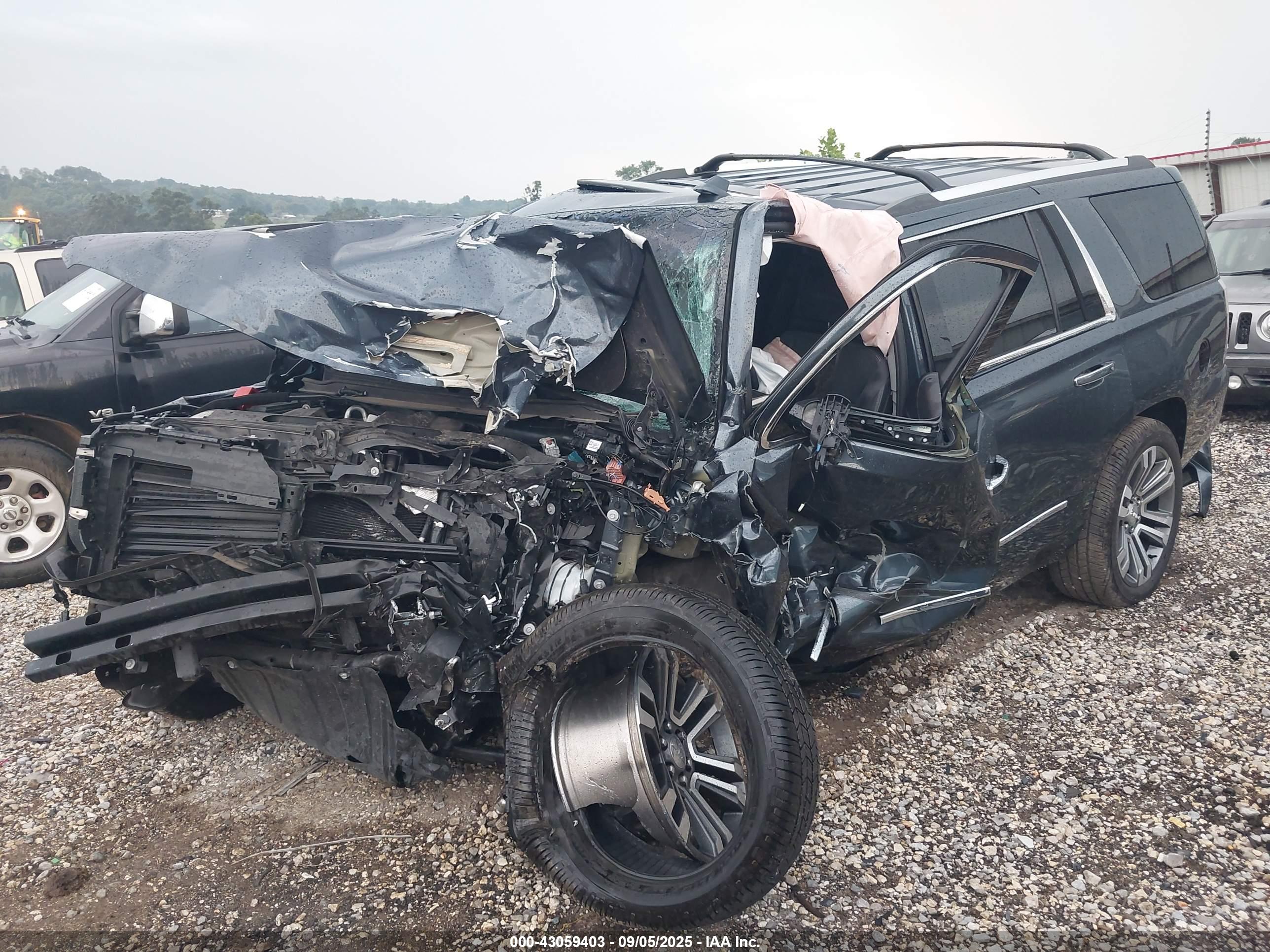 GMC YUKON image 2