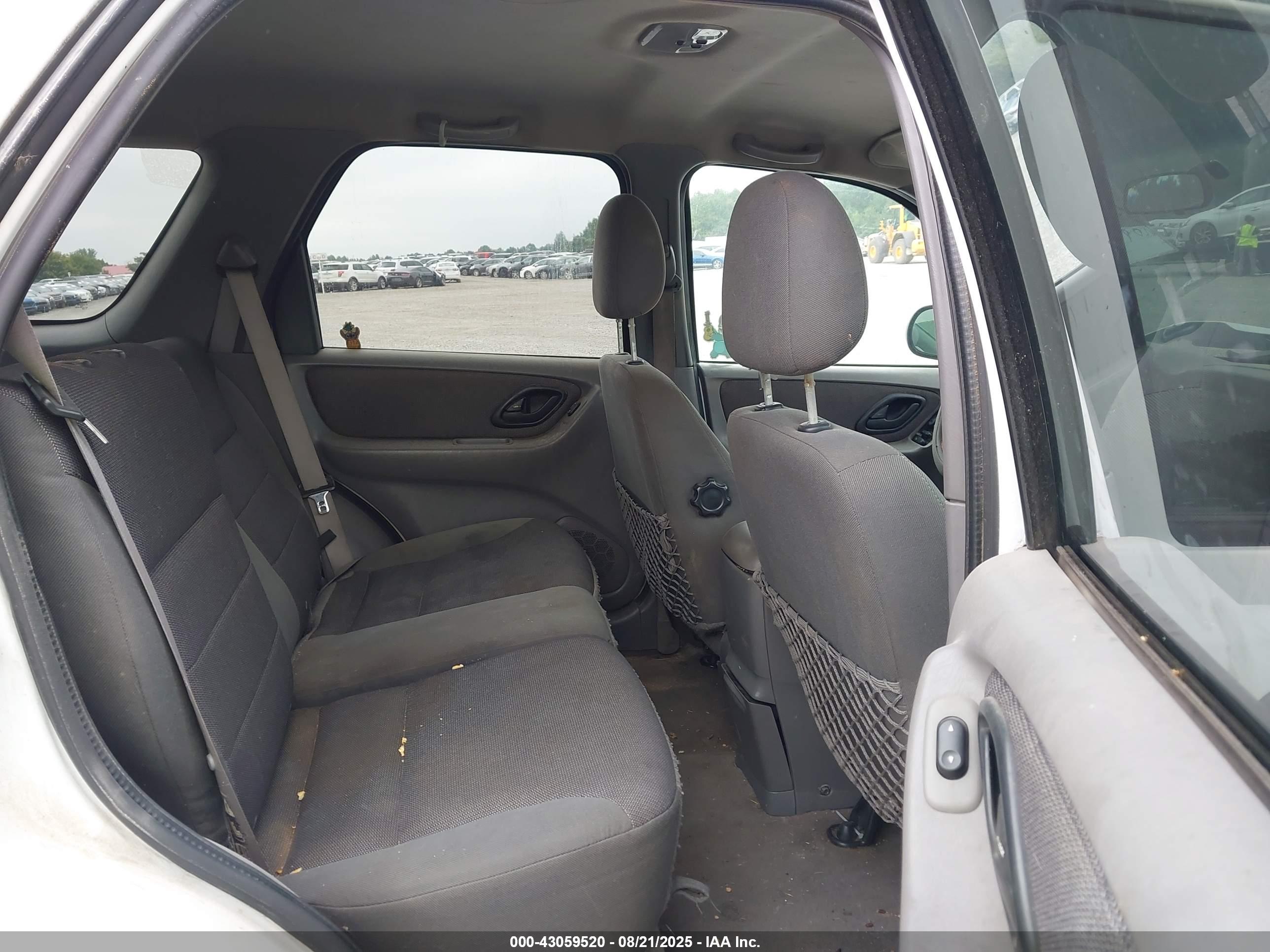 FORD ESCAPE image 8