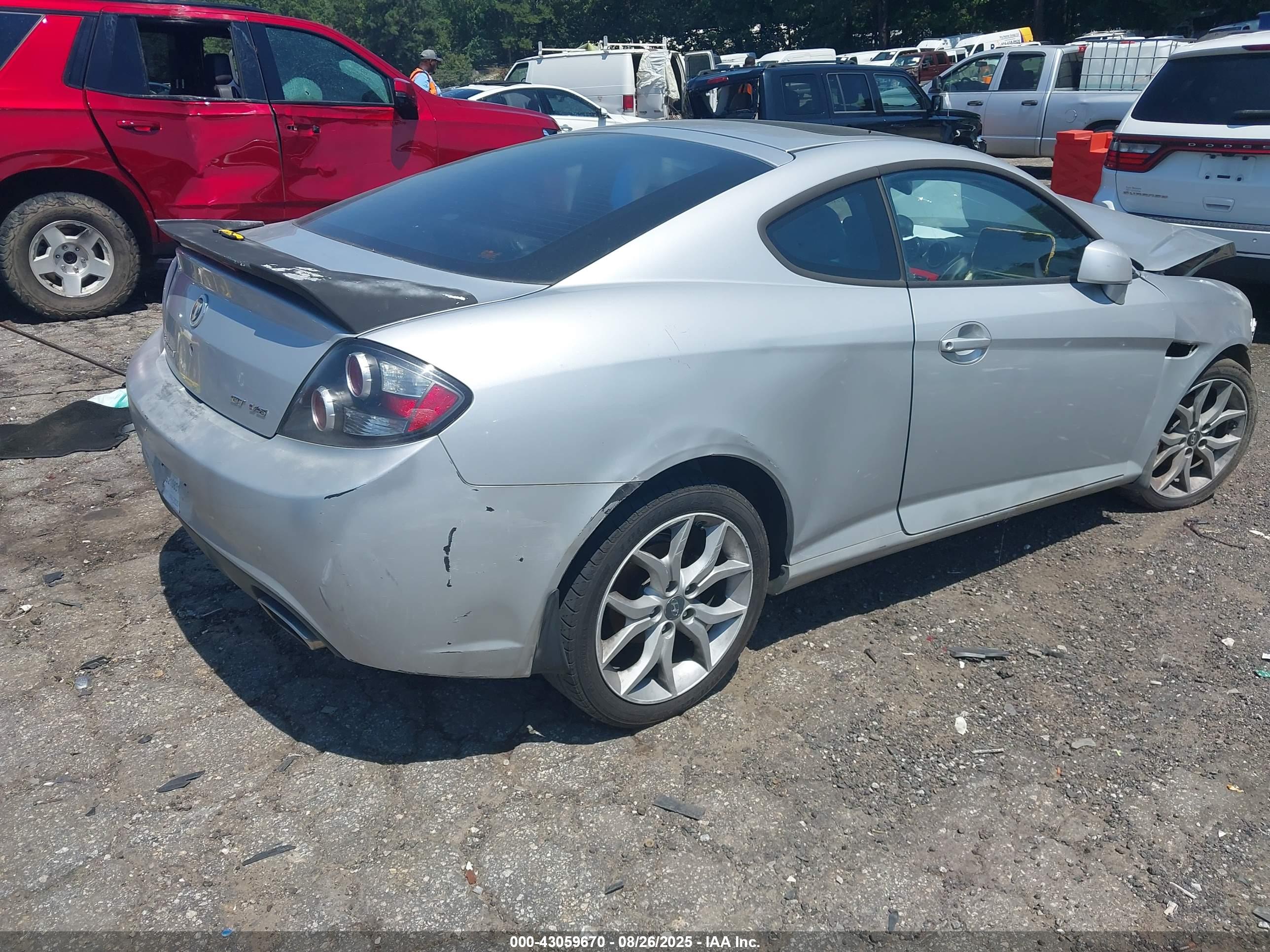 HYUNDAI TIBURON image 4