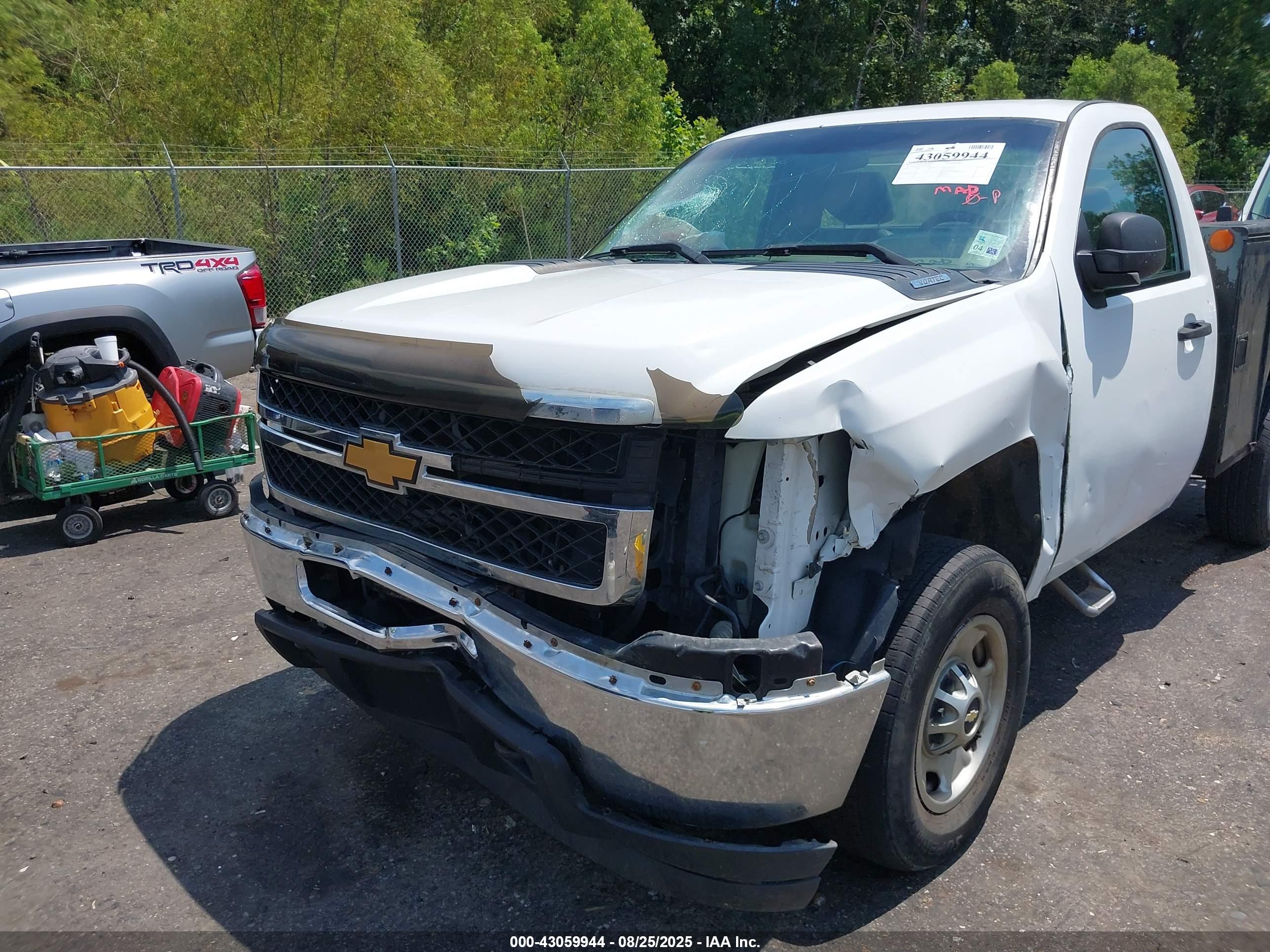 CHEVROLET SILVERADO image 6