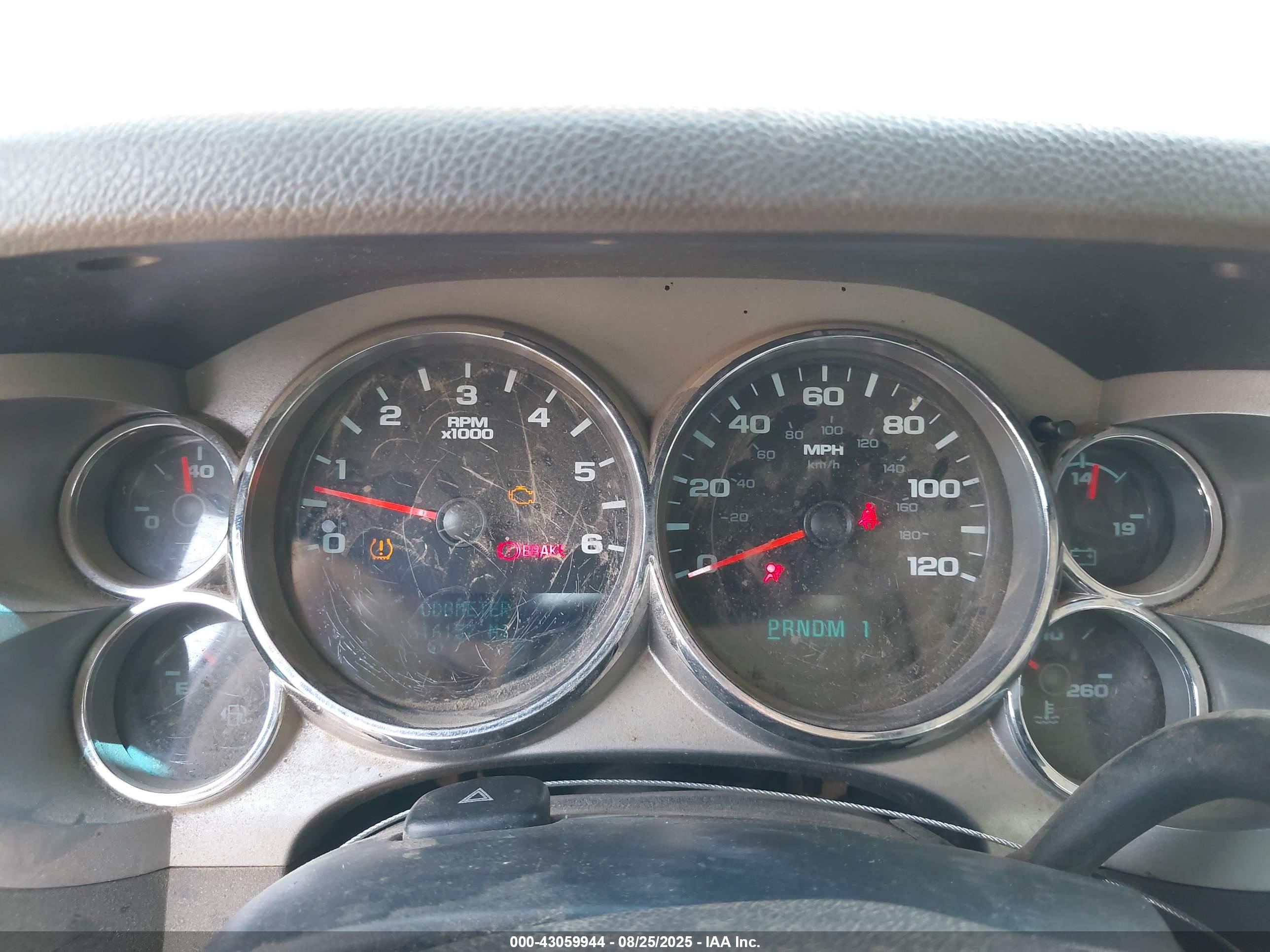 CHEVROLET SILVERADO image 7