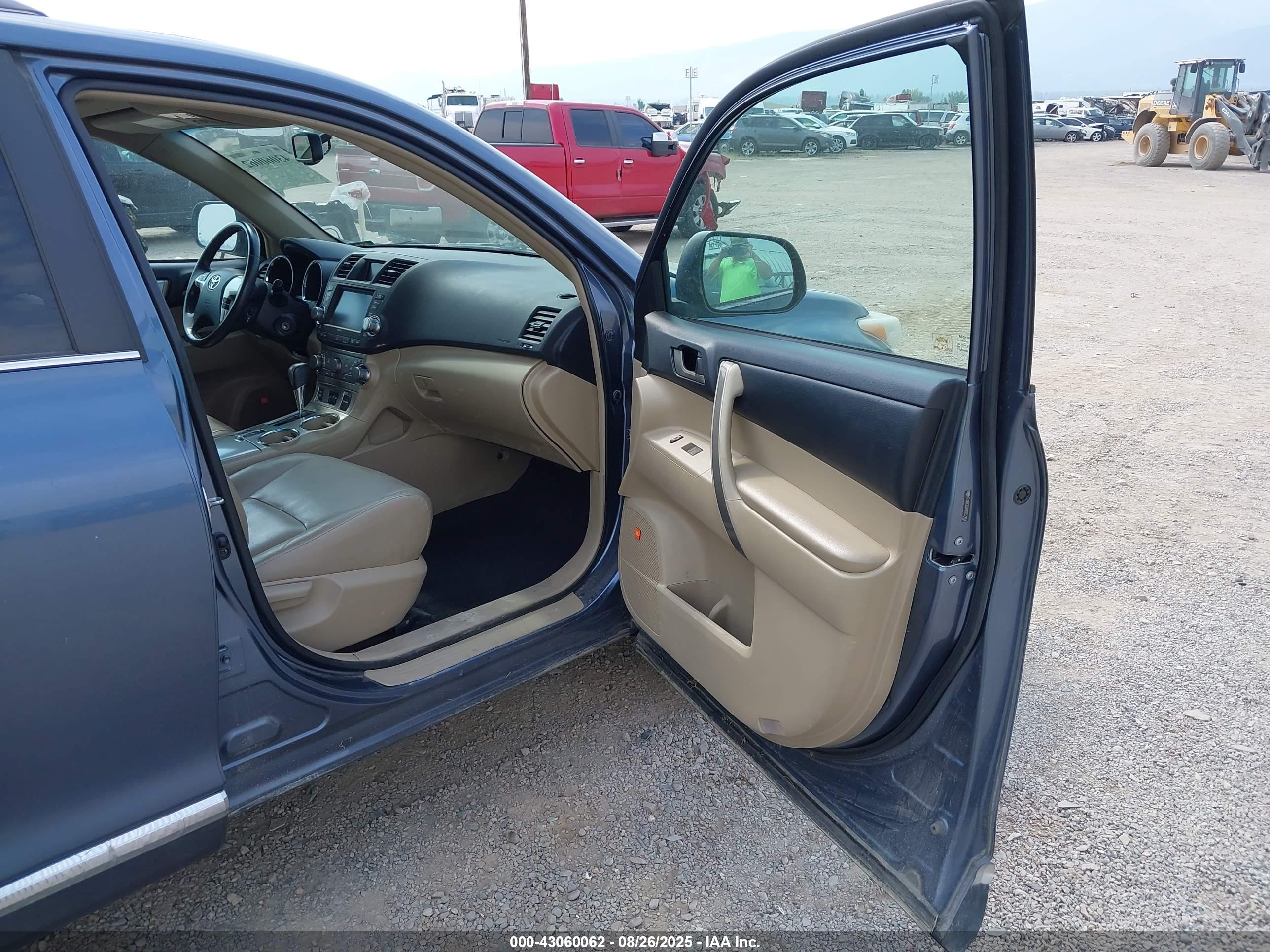 TOYOTA HIGHLANDER image 5