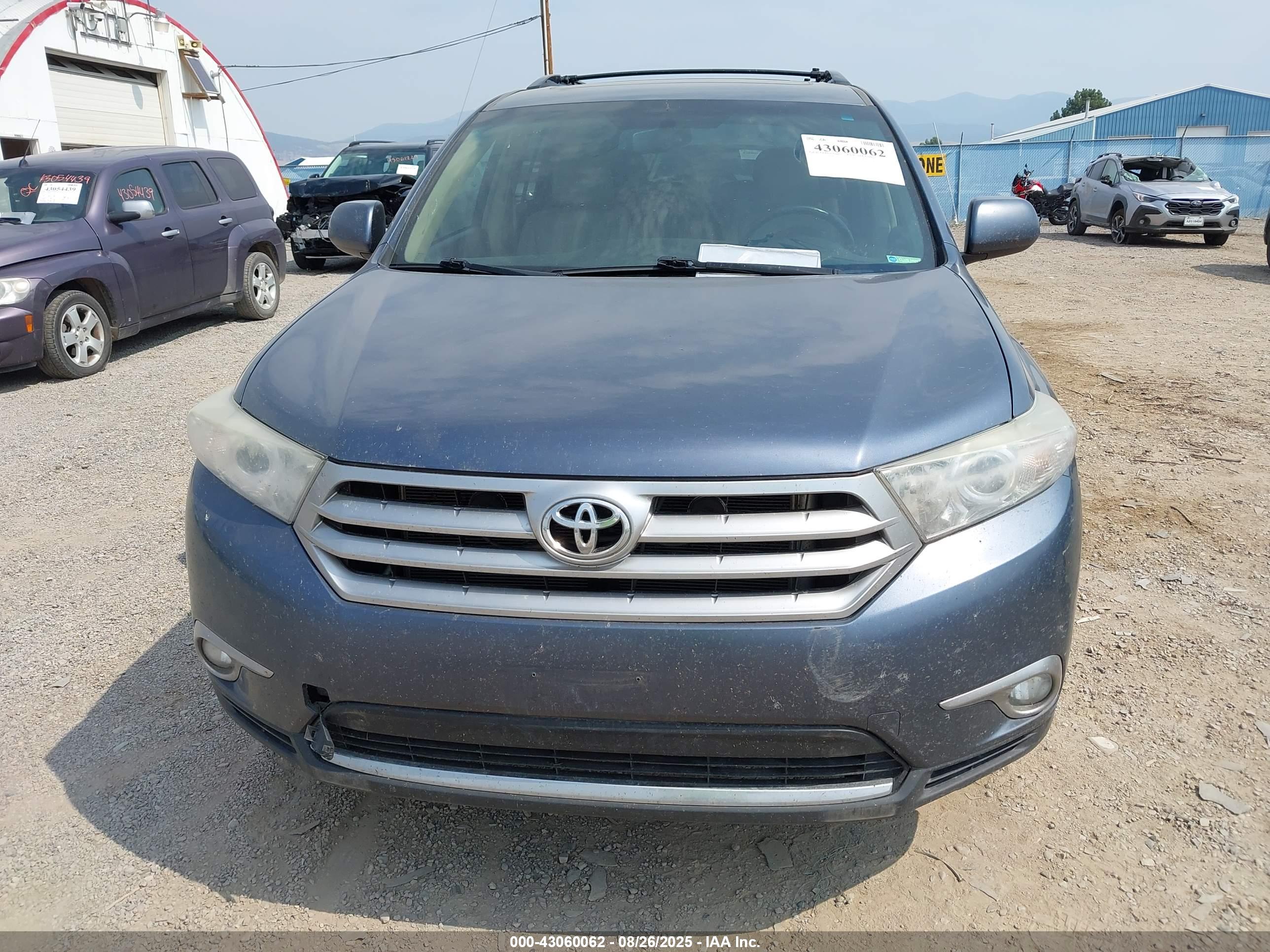 TOYOTA HIGHLANDER image 6