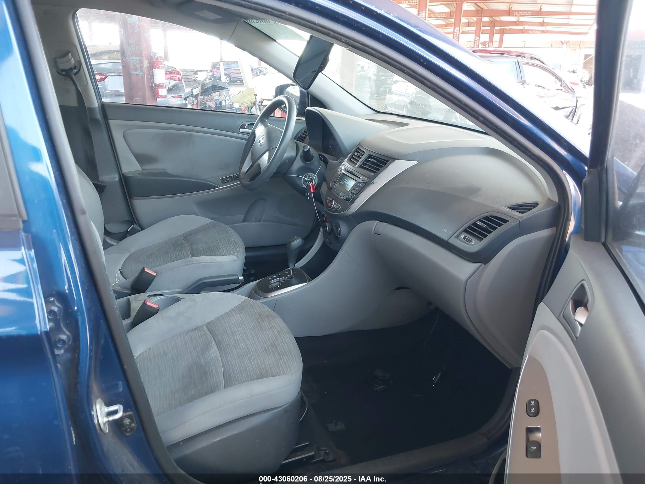 HYUNDAI ACCENT image 5