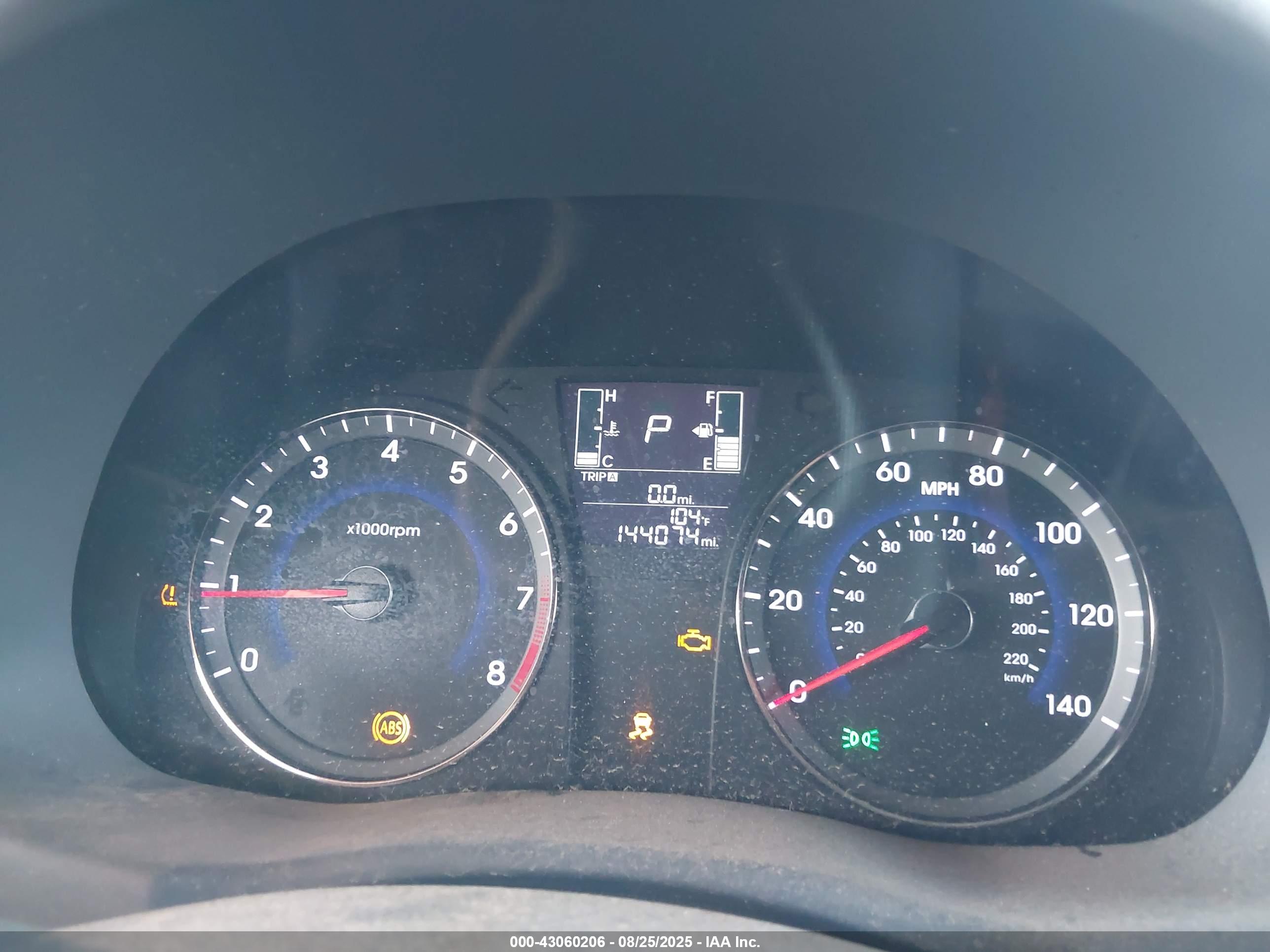 HYUNDAI ACCENT image 7